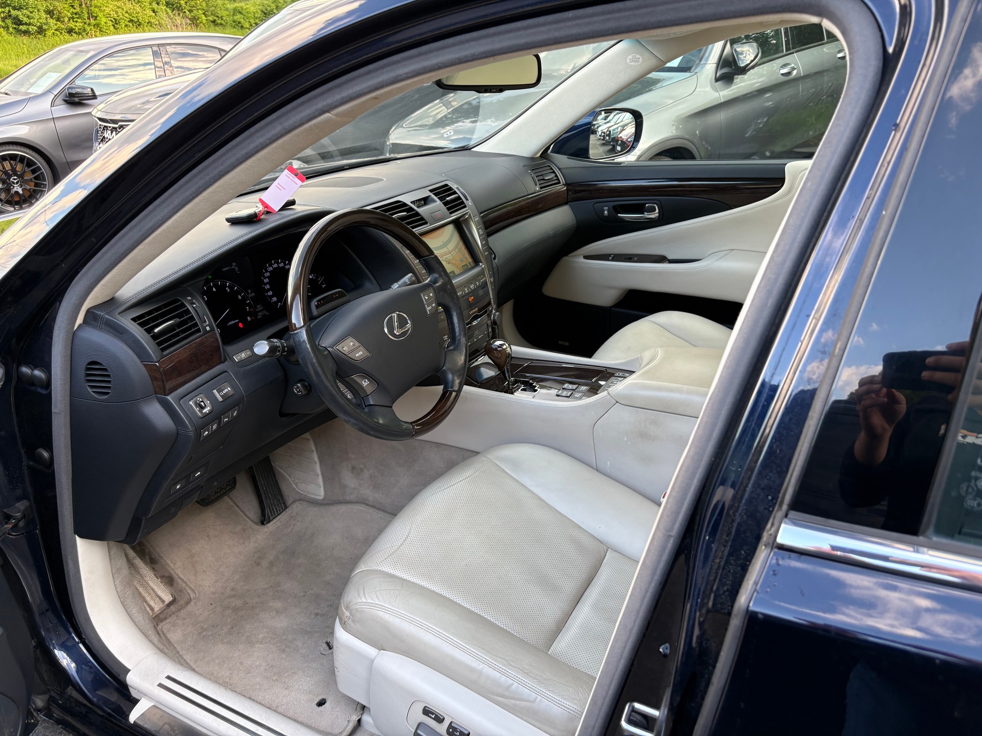 LEXUS LS 600h 5.0 V8 AWD Automatic-image-6
