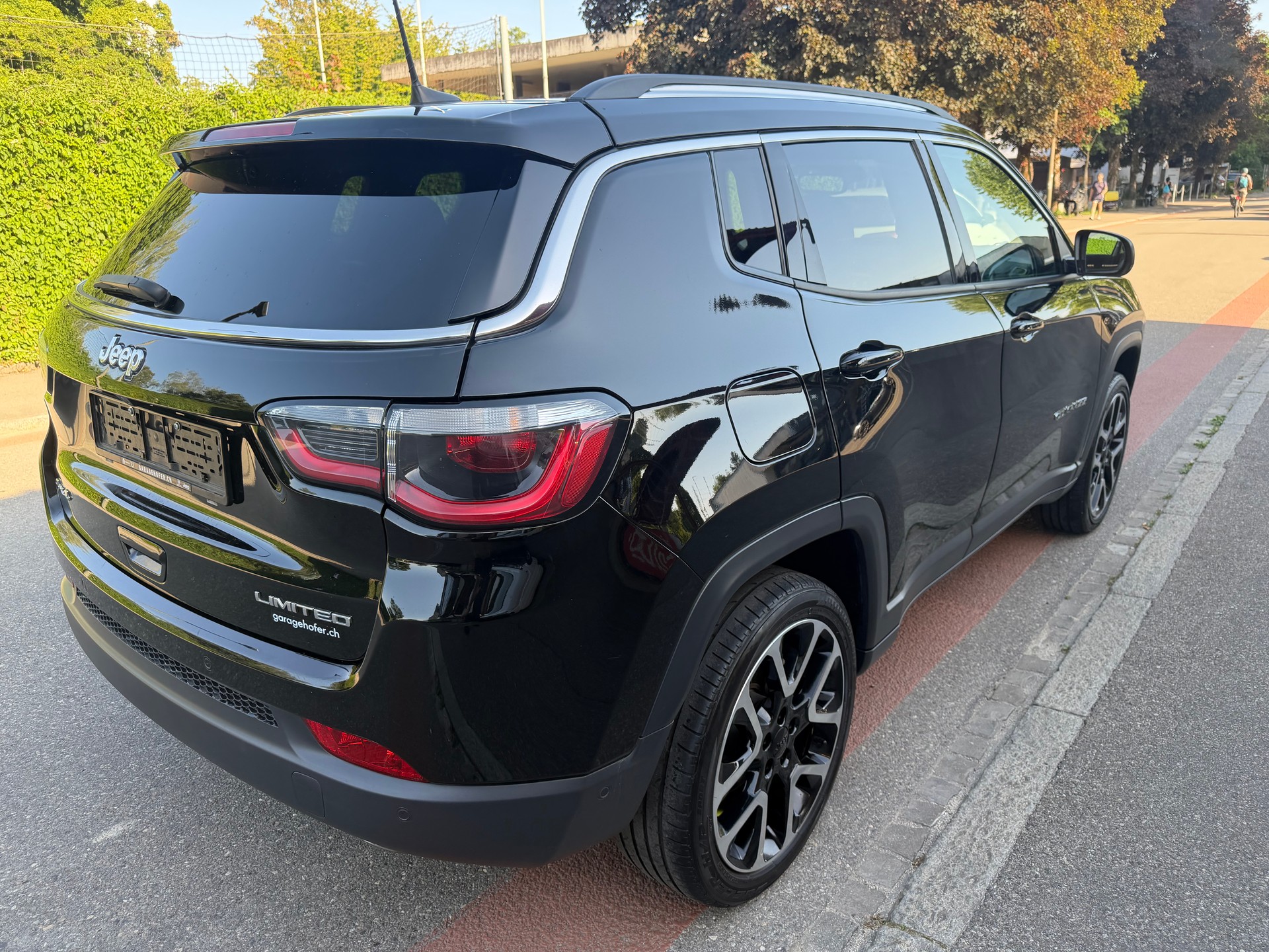JEEP Compass 1.4 Turbo Limited AWD 9ATX-showroom-element-3