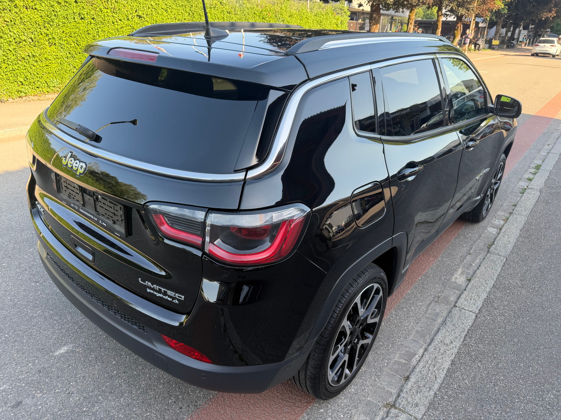 JEEP Compass 1.4 Turbo Limited AWD 9ATX-showroom-element-2