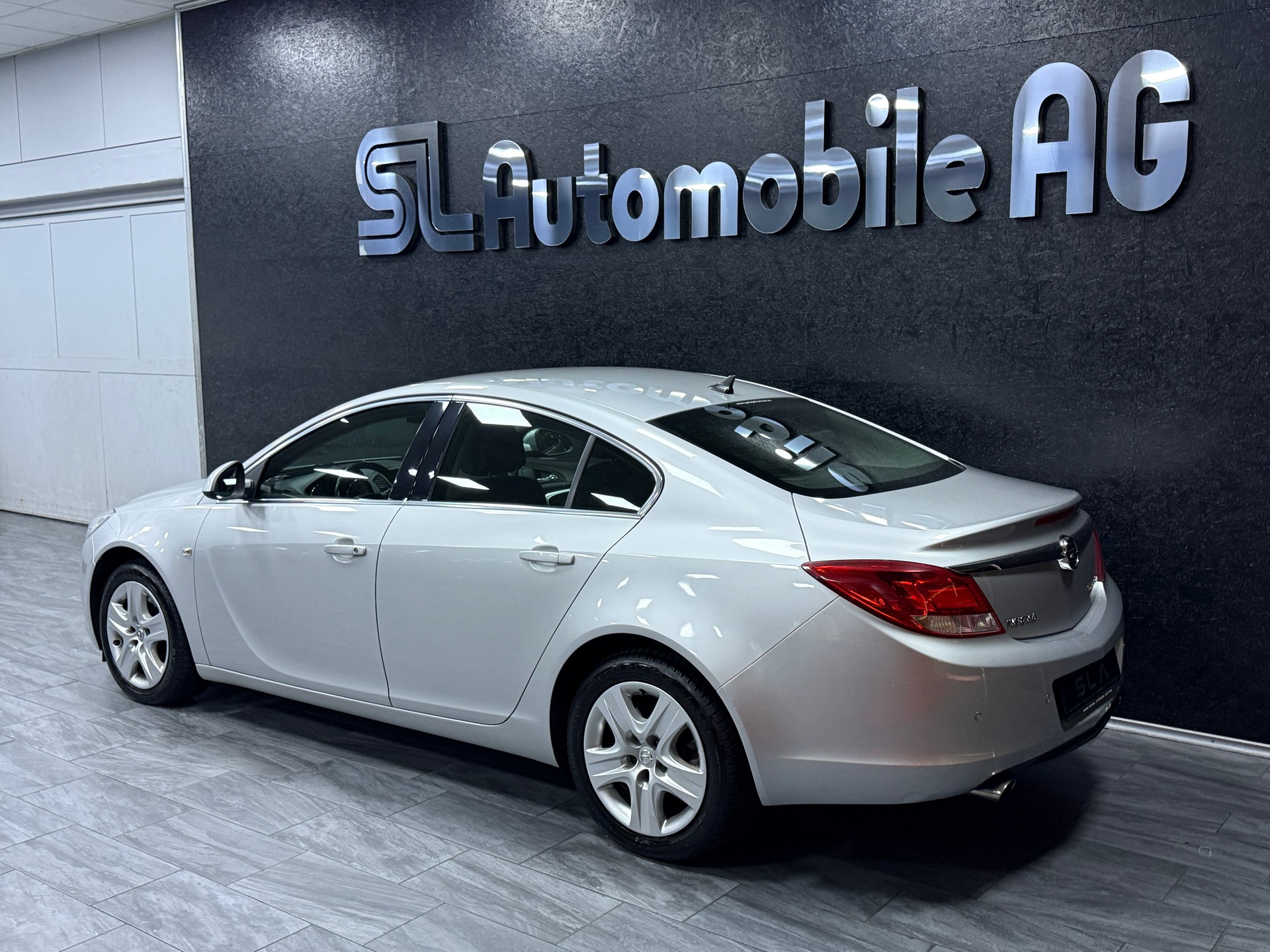 OPEL Insignia 2.0 Turbo Edition 4WD Automatic-image-5