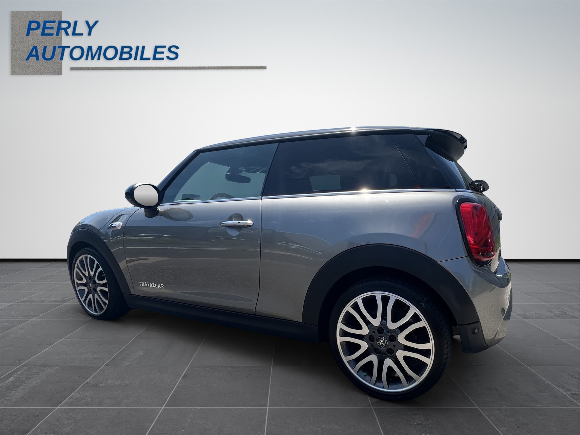 MINI Cooper S Trafalgar-showroom-element-3