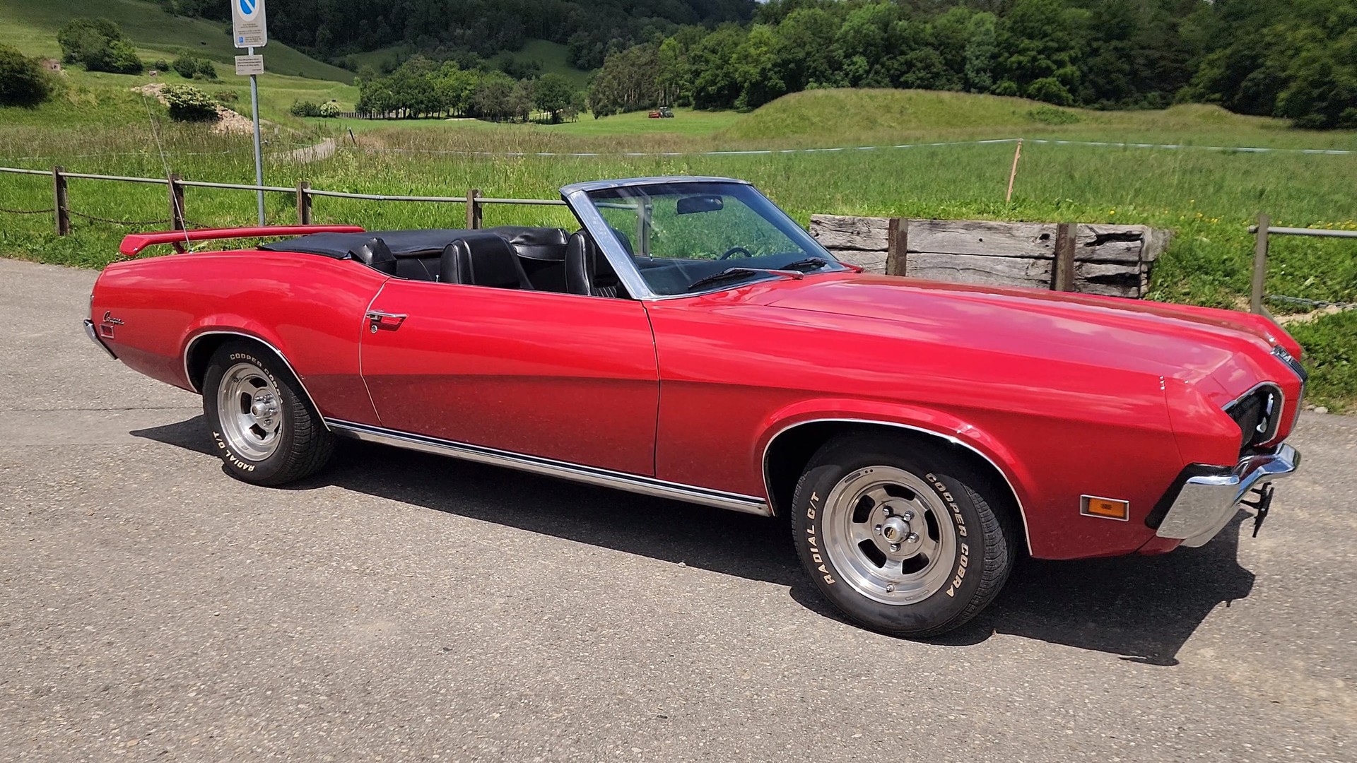 MERCURY Cougar-showroom-element-1