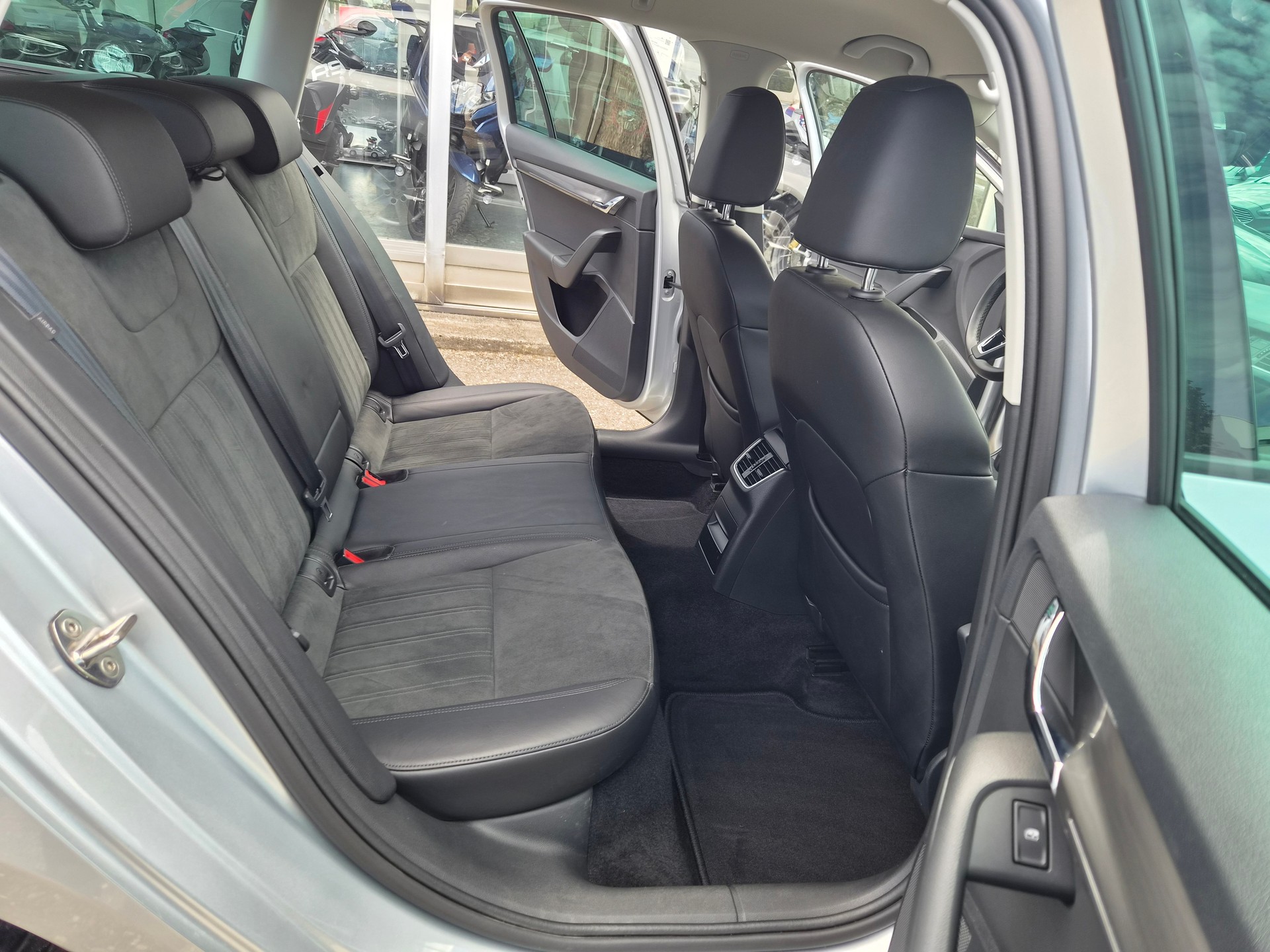 SKODA Octavia 1.5 G-tec Style CNG-image-10