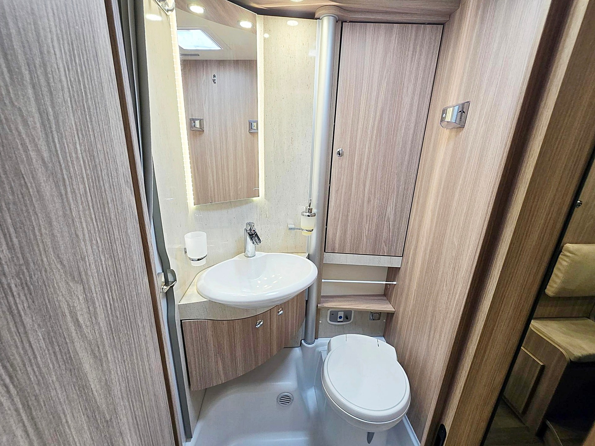 BÜRSTNER TRAVEL VAN T 620 G RIVA LOFT 2,3 DIESEL 9G-AUTOMAT FIAT DUCATO MJ 140-image-10