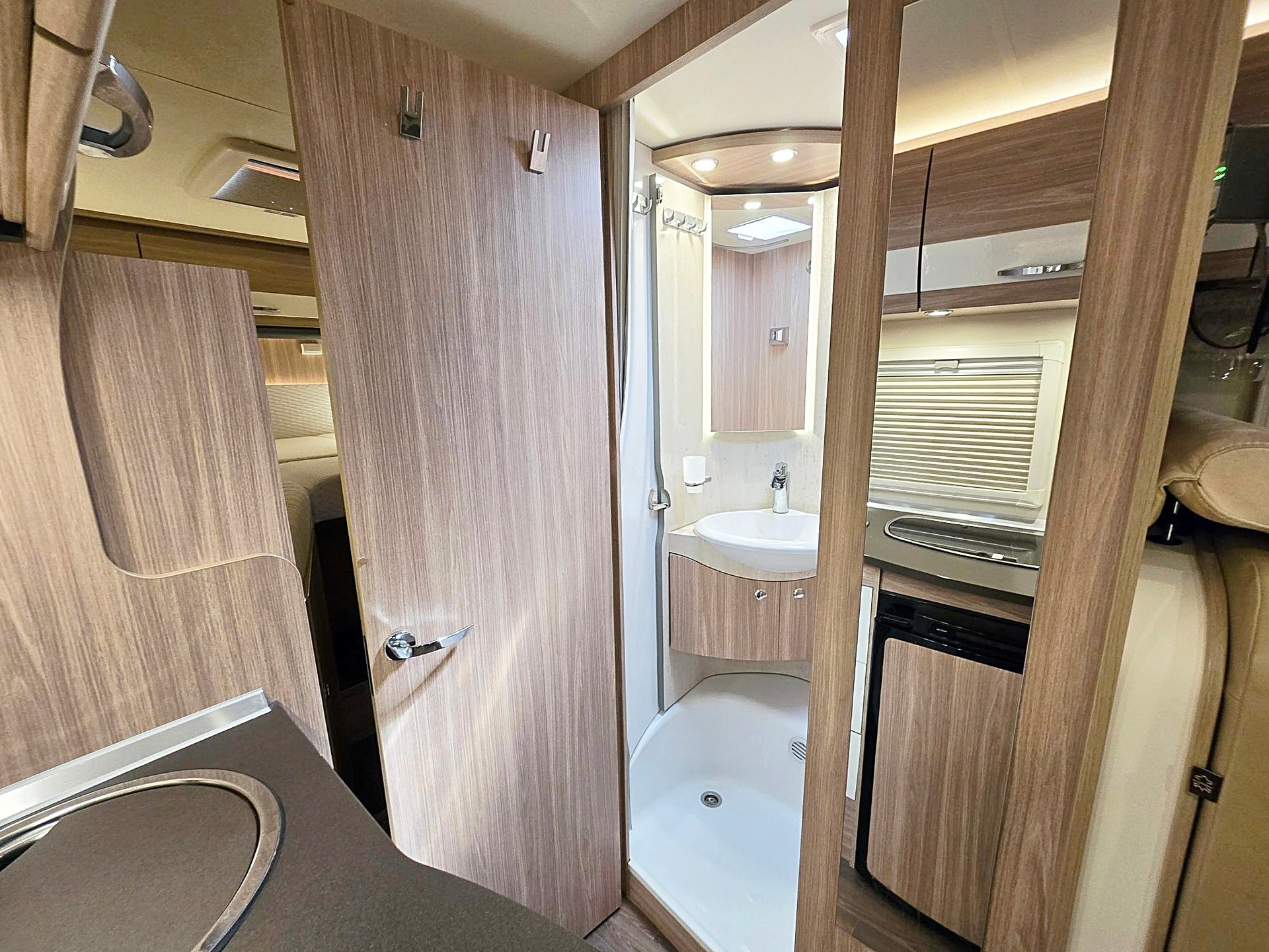 BÜRSTNER TRAVEL VAN T 620 G RIVA LOFT 2,3 DIESEL 9G-AUTOMAT FIAT DUCATO MJ 140-image-9