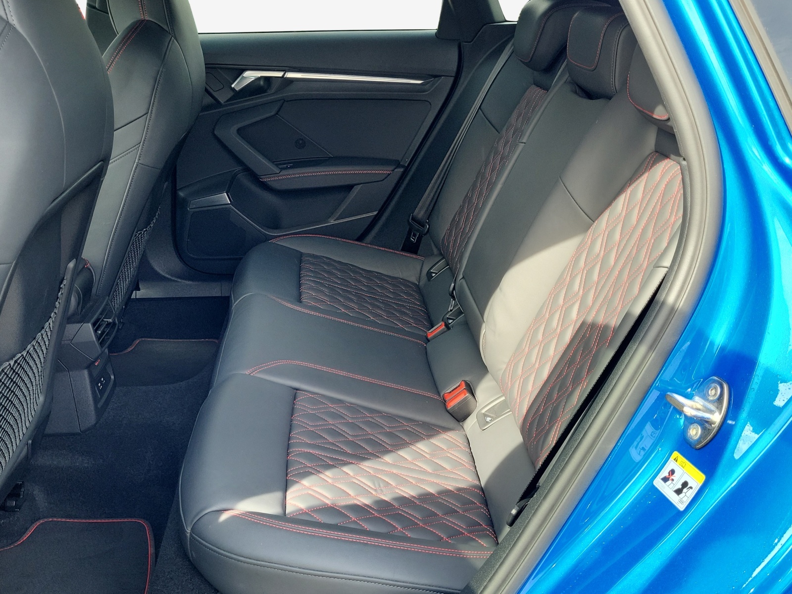 AUDI S3 Sportback 2.0 TFSI quattro S-tronic-image-11
