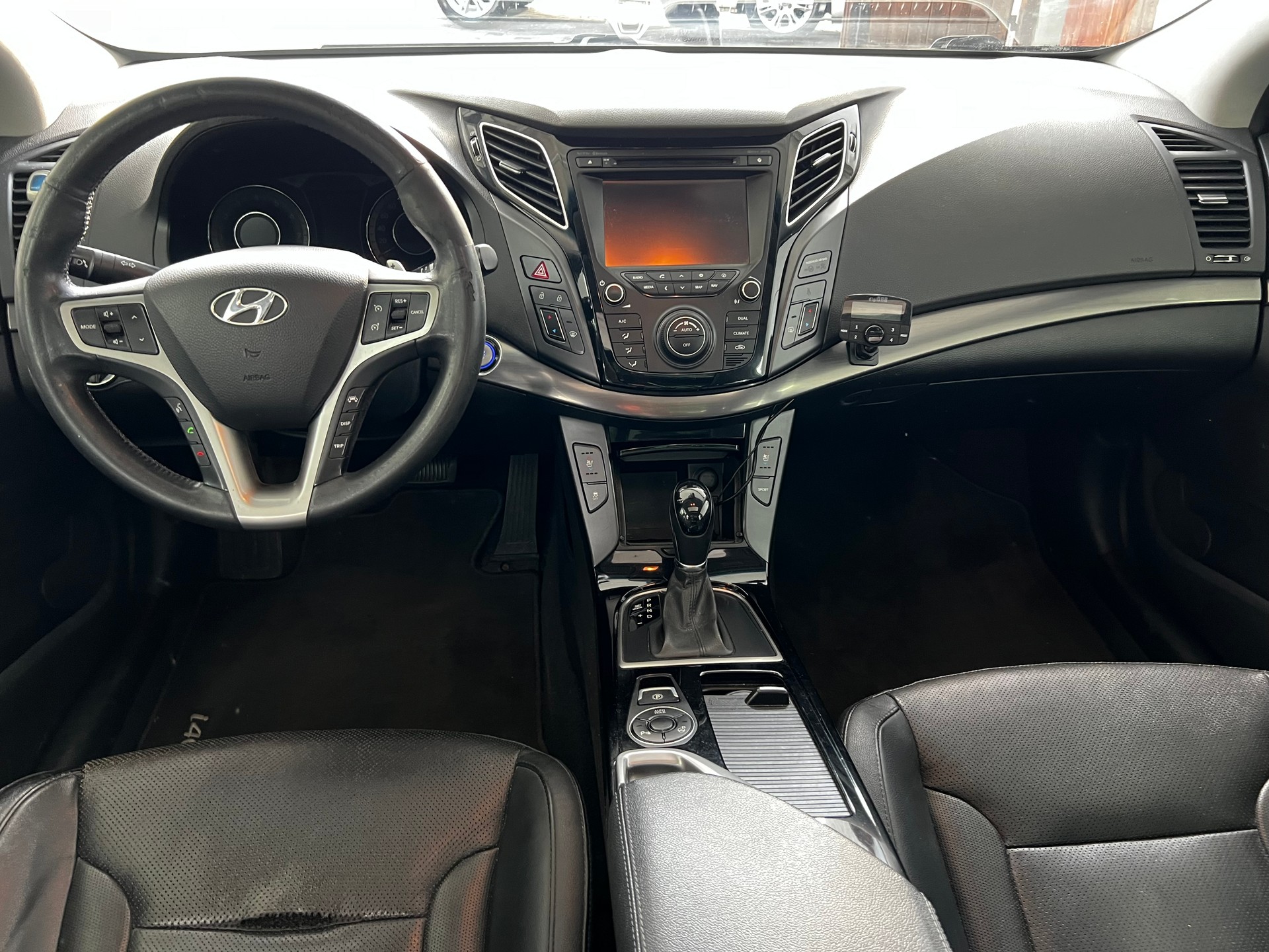 HYUNDAI 2.0 GDi Premium-image-2