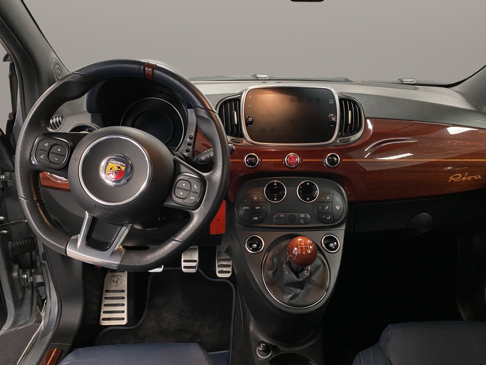 FIAT 695 Abarth 1.4 T-Jet 180 Rival-image-11