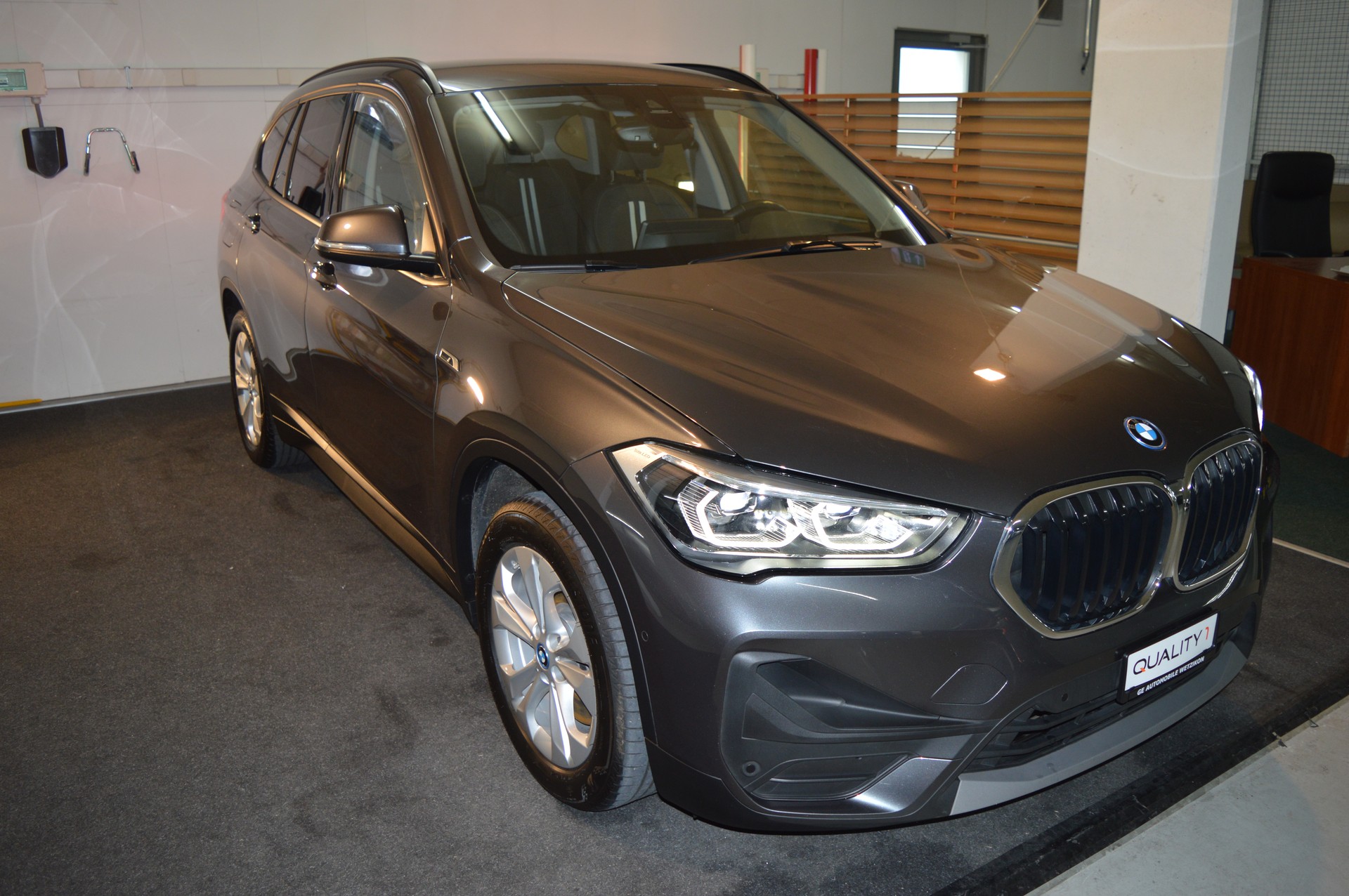 BMW X1 xDrive 25e Travel Edition Steptronic-showroom-element-1