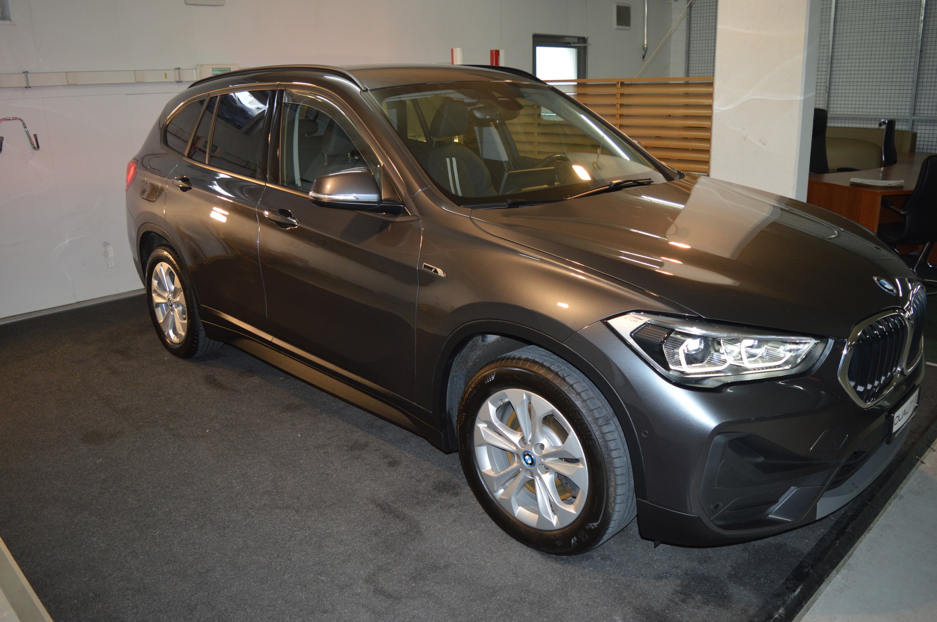 BMW X1 xDrive 25e Travel Edition Steptronic-image-8