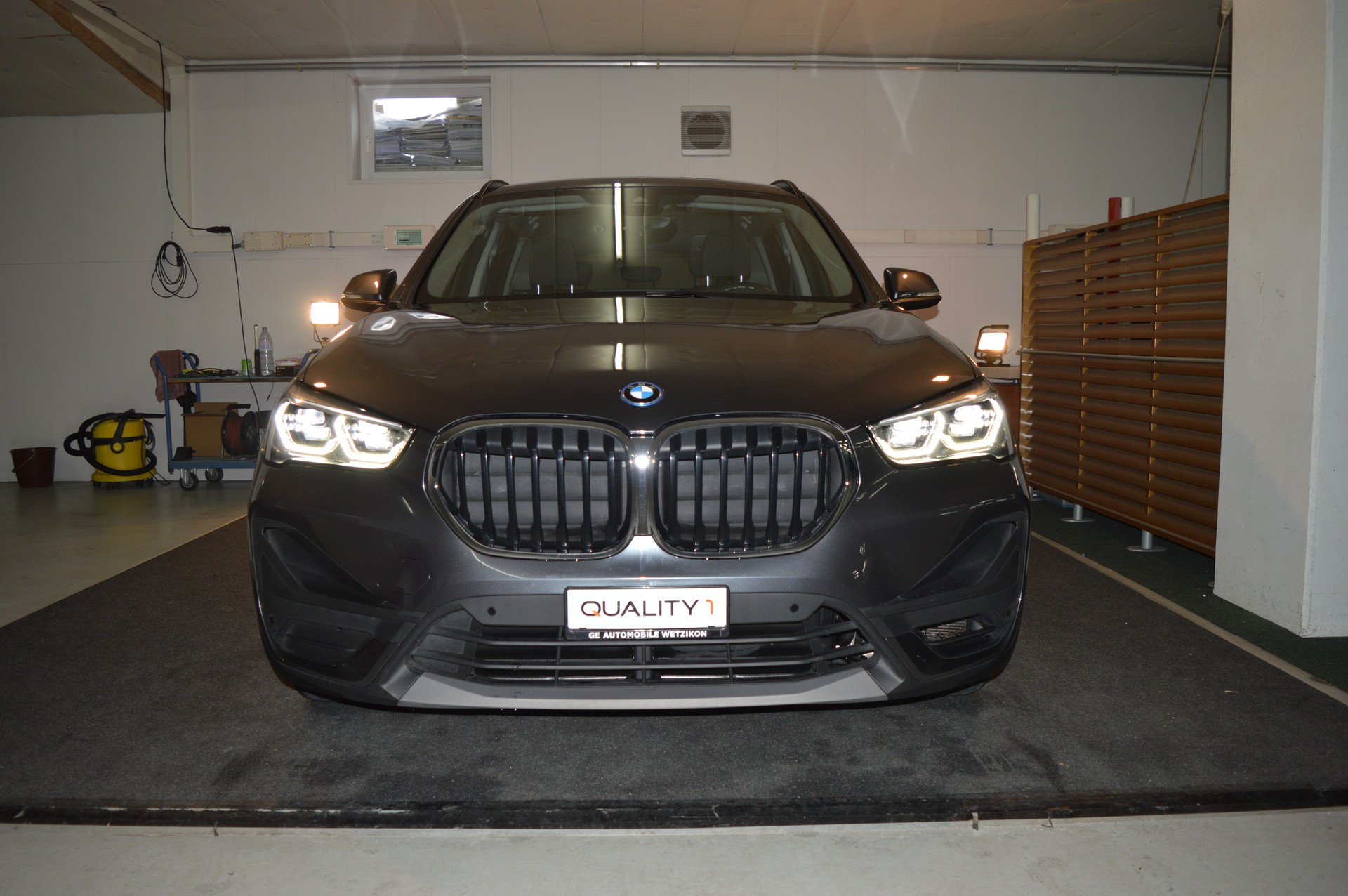 BMW X1 xDrive 25e Travel Edition Steptronic-showroom-element-3