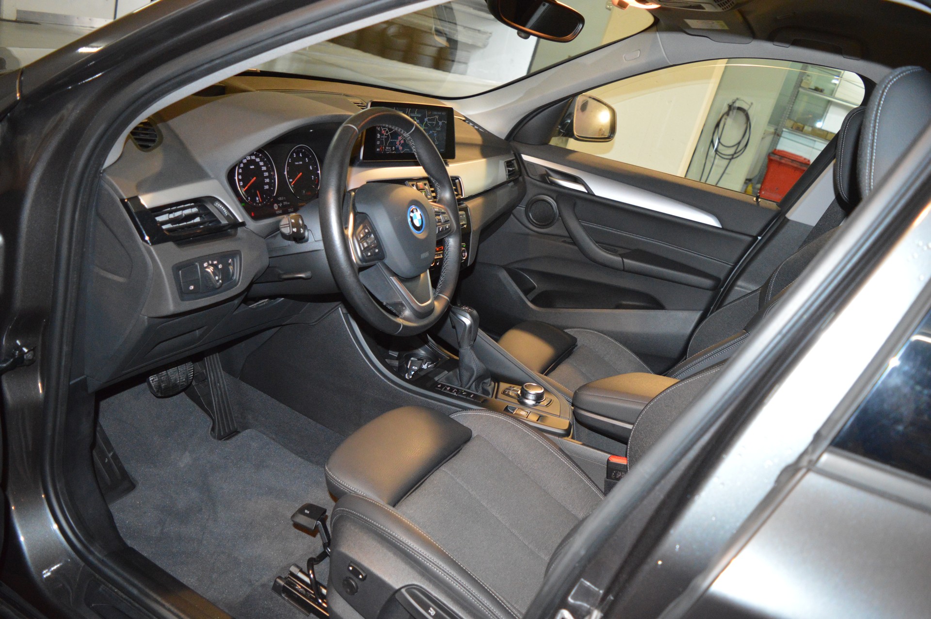 BMW X1 xDrive 25e Travel Edition Steptronic-image-18