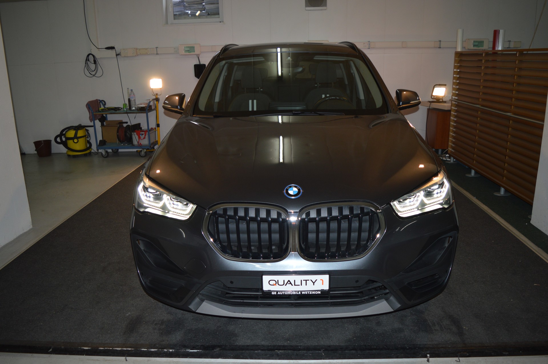 BMW X1 xDrive 25e Travel Edition Steptronic-showroom-element-2