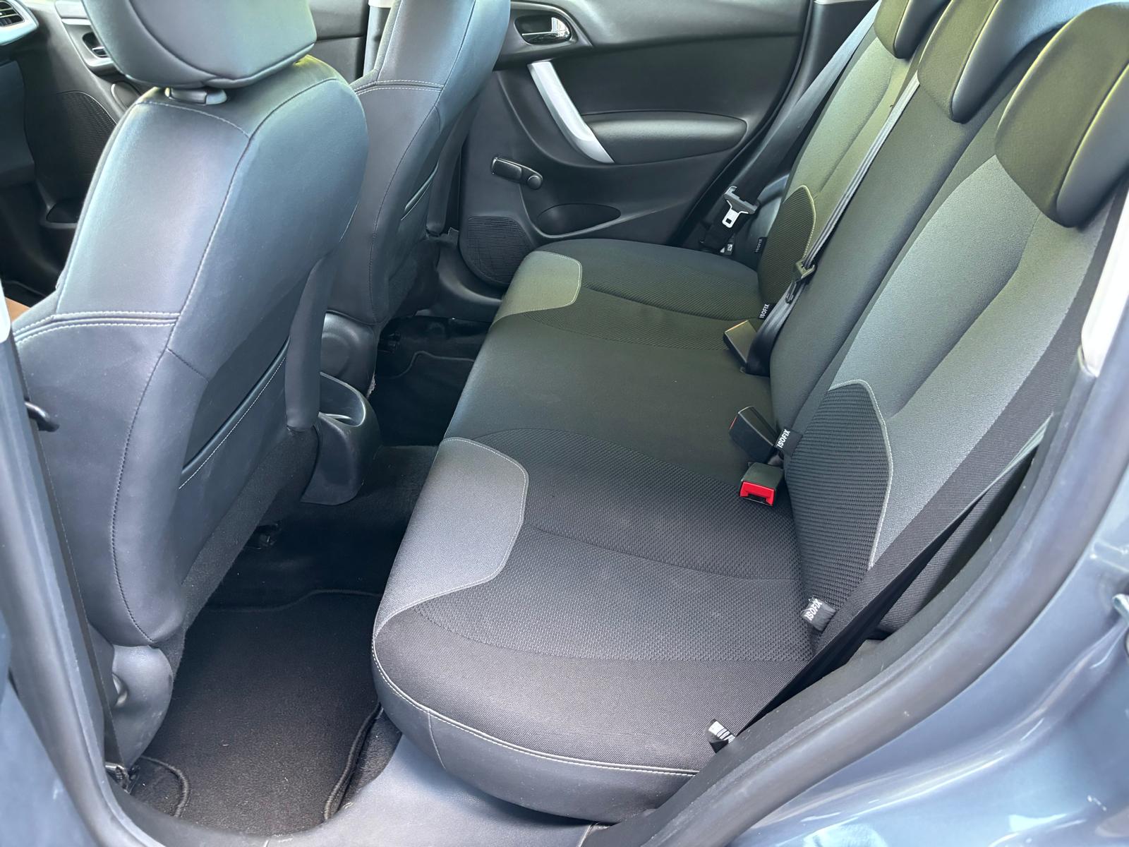 CITROEN C3 1.4i 16V Exclusive EGS5-image-10