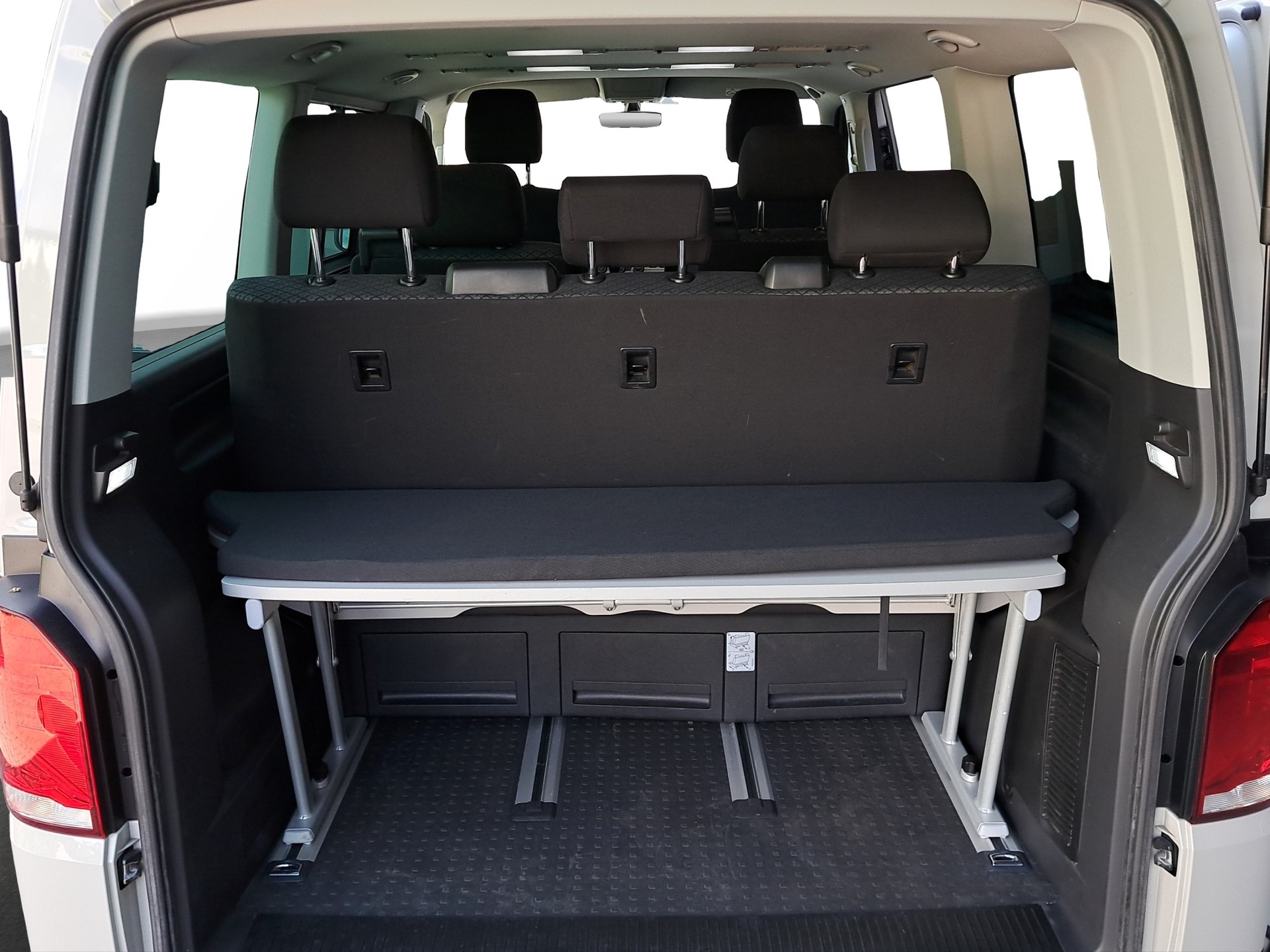 VW T6.1 Multivan 2.0 TDI Trendline DSG-image-12