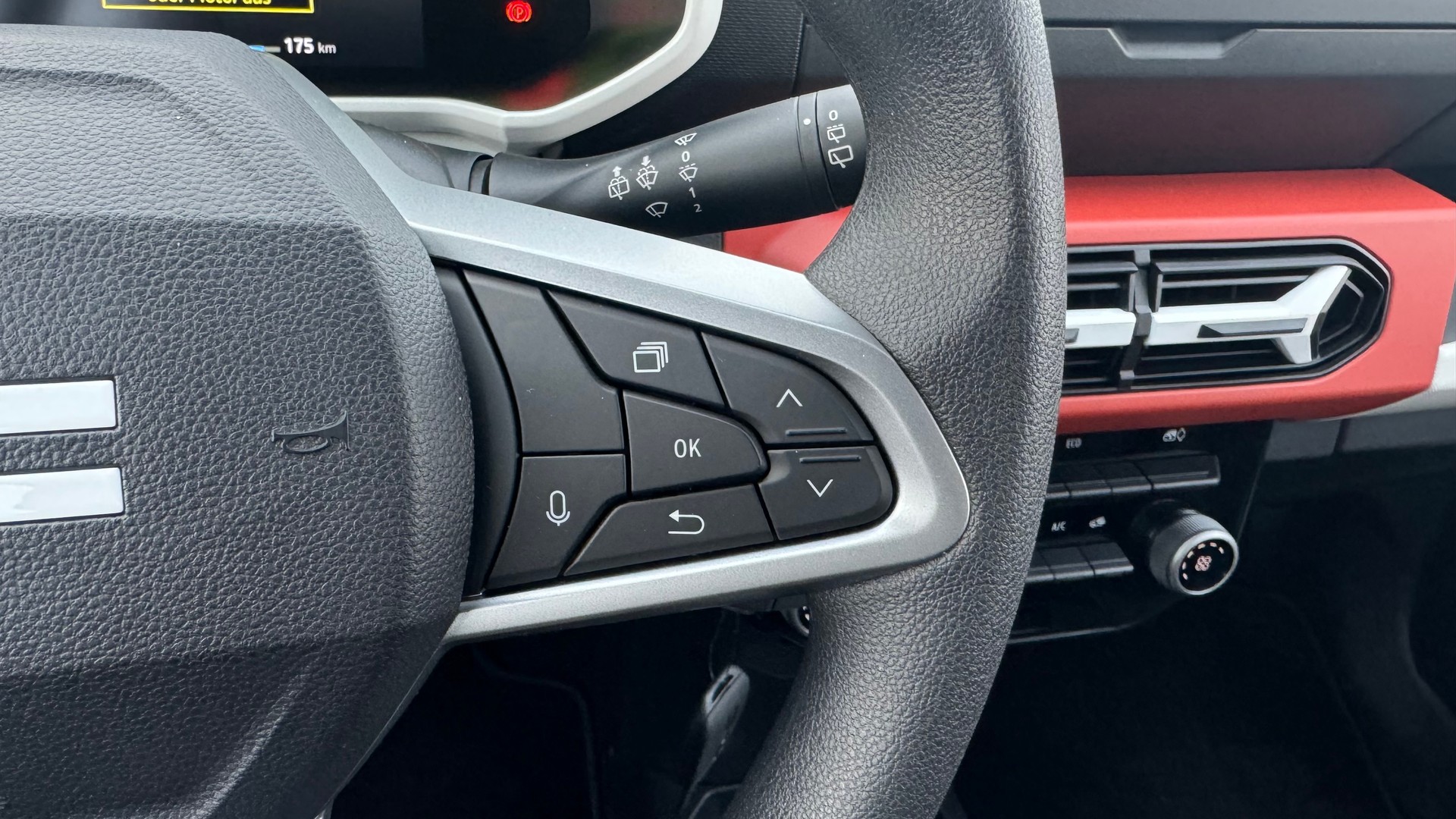 DACIA SPRING 27 kWh 45 PS EXPRESSION-image-14