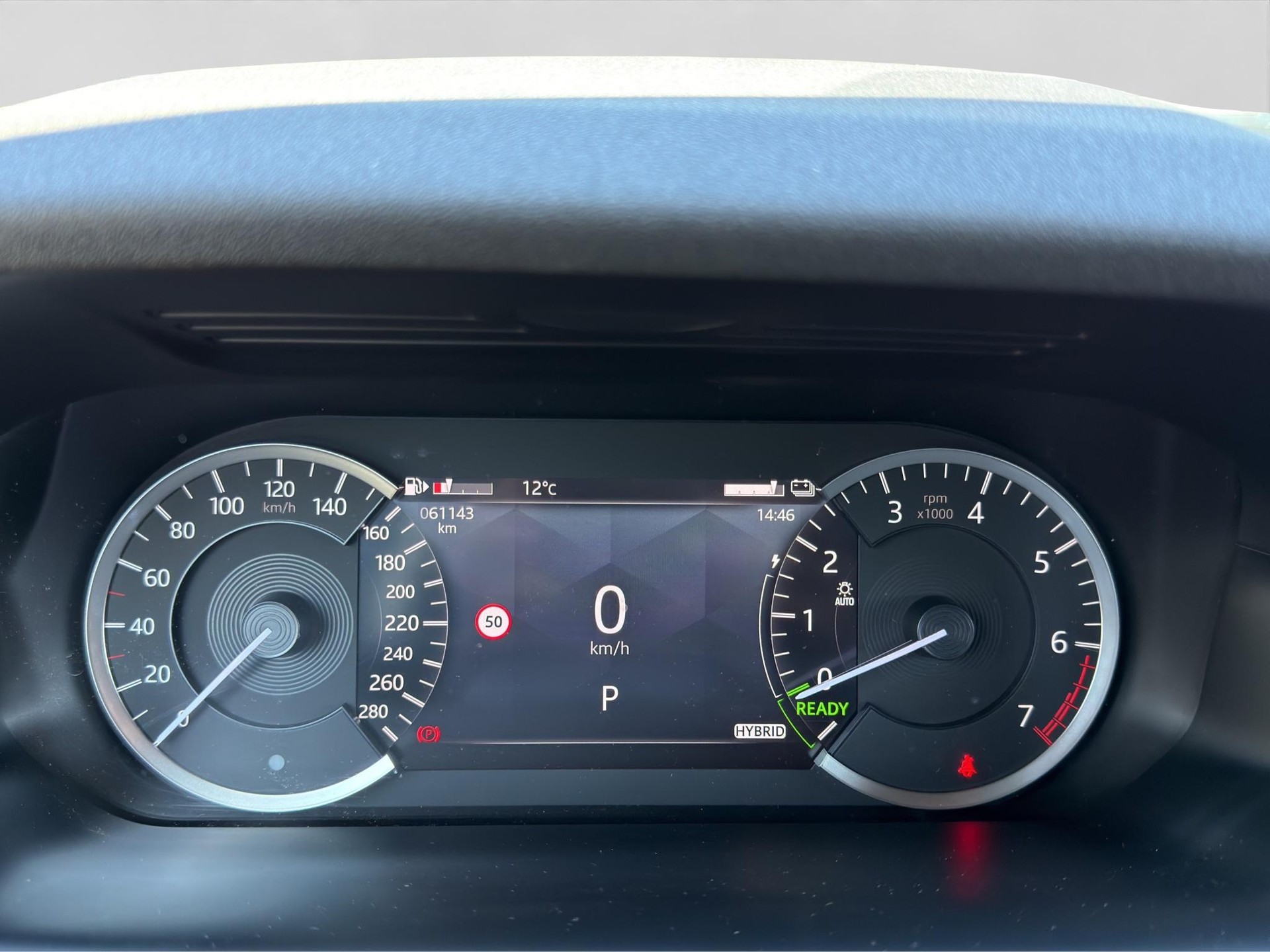 LAND ROVER Discovery Sport 1.5 T 300e R-Dynamic S-image-4