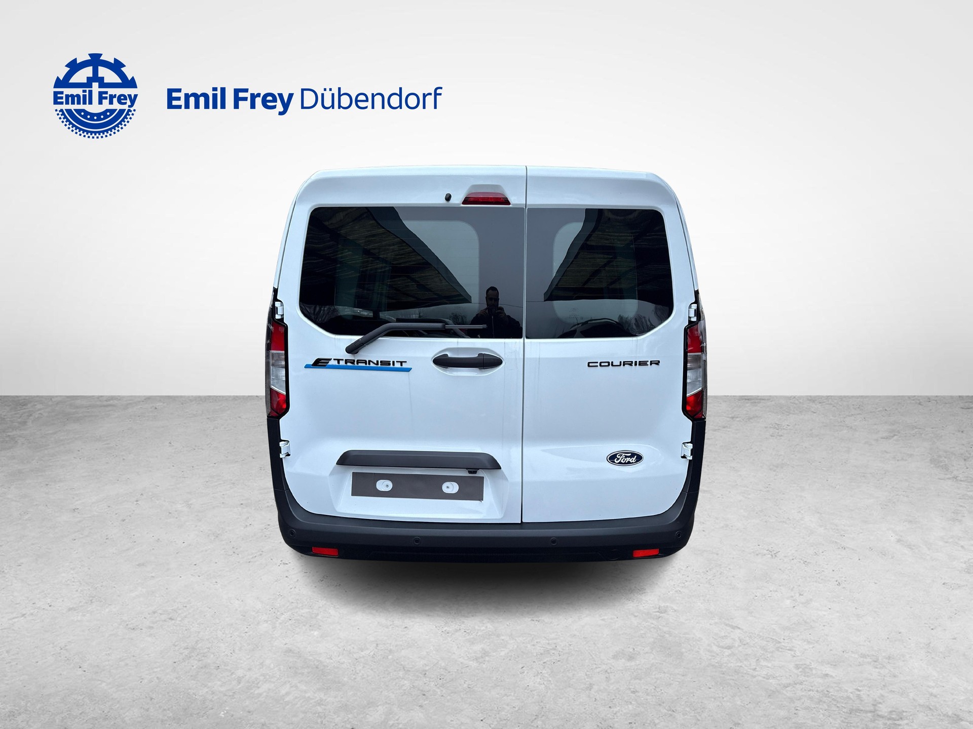 FORD E-Transit Courier Van Trend-image-4