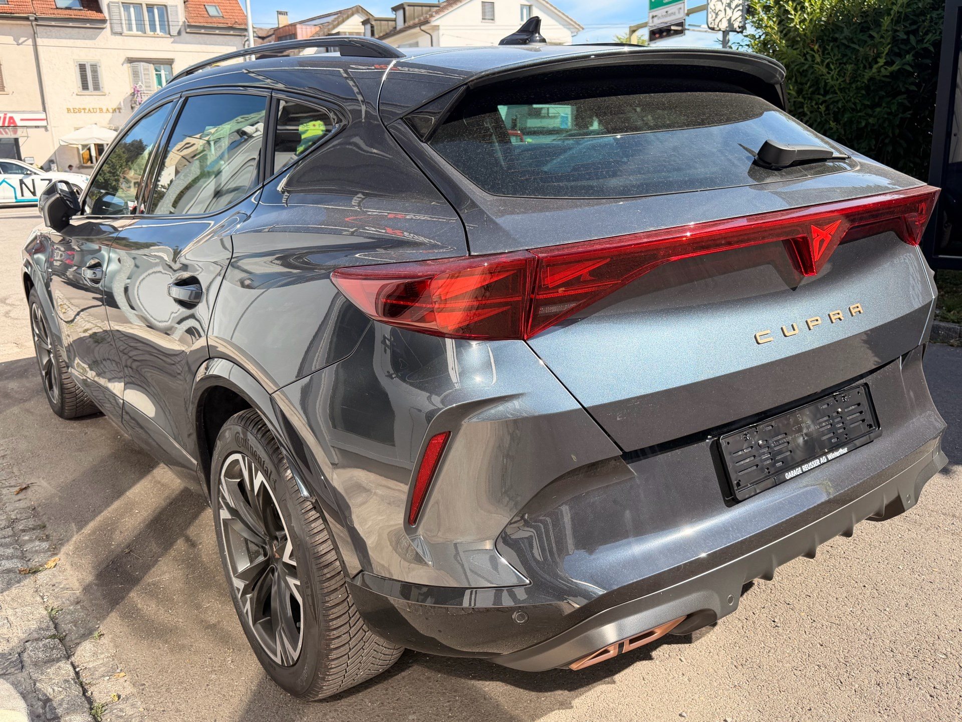 CUPRA Formentor 1.5 TSI e-Hybrid 204 PS *** TOPAUSSTATTUNG MIT NUR 1'500 KM ***-image-5