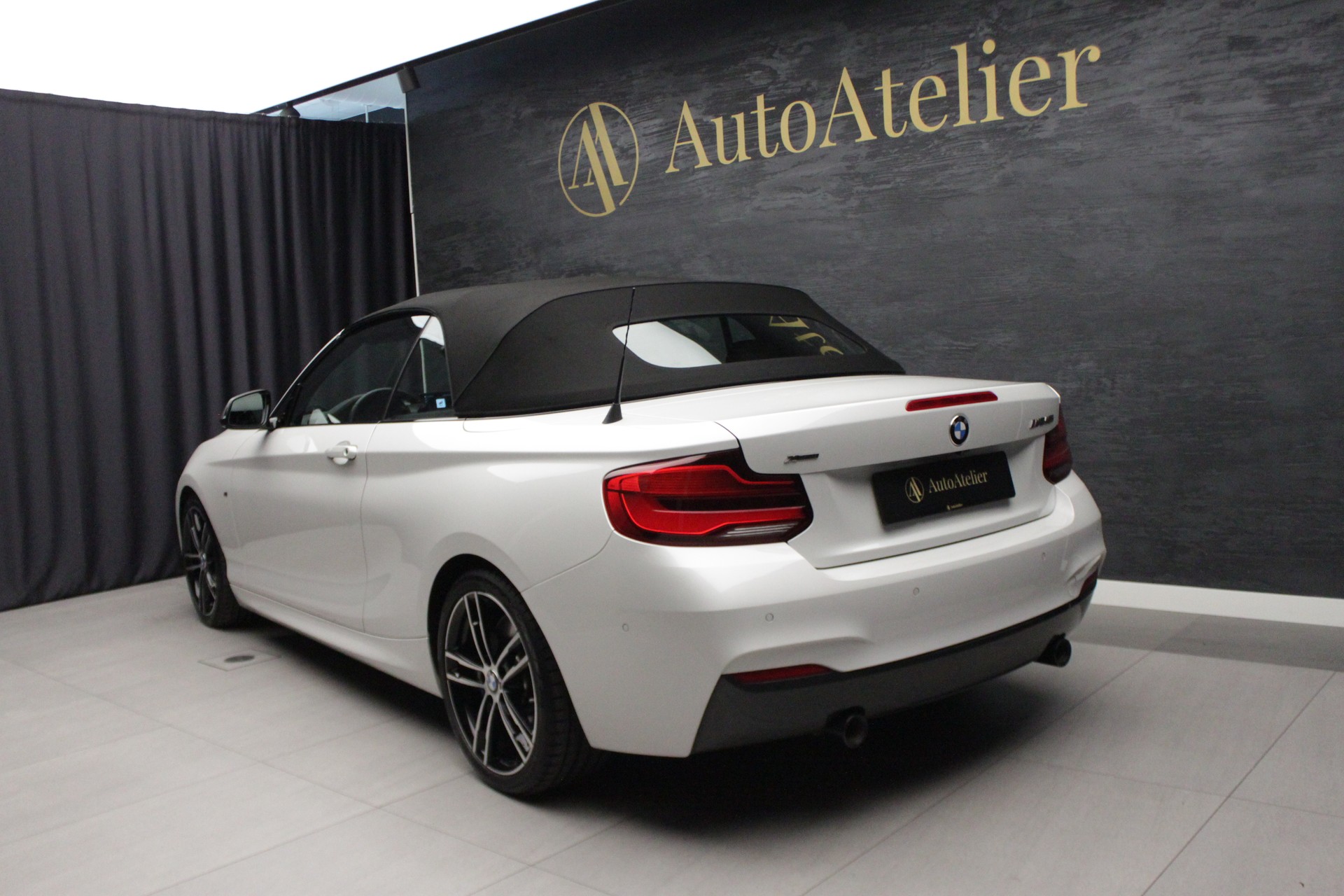 BMW M240i xDrive Steptronic-image-8