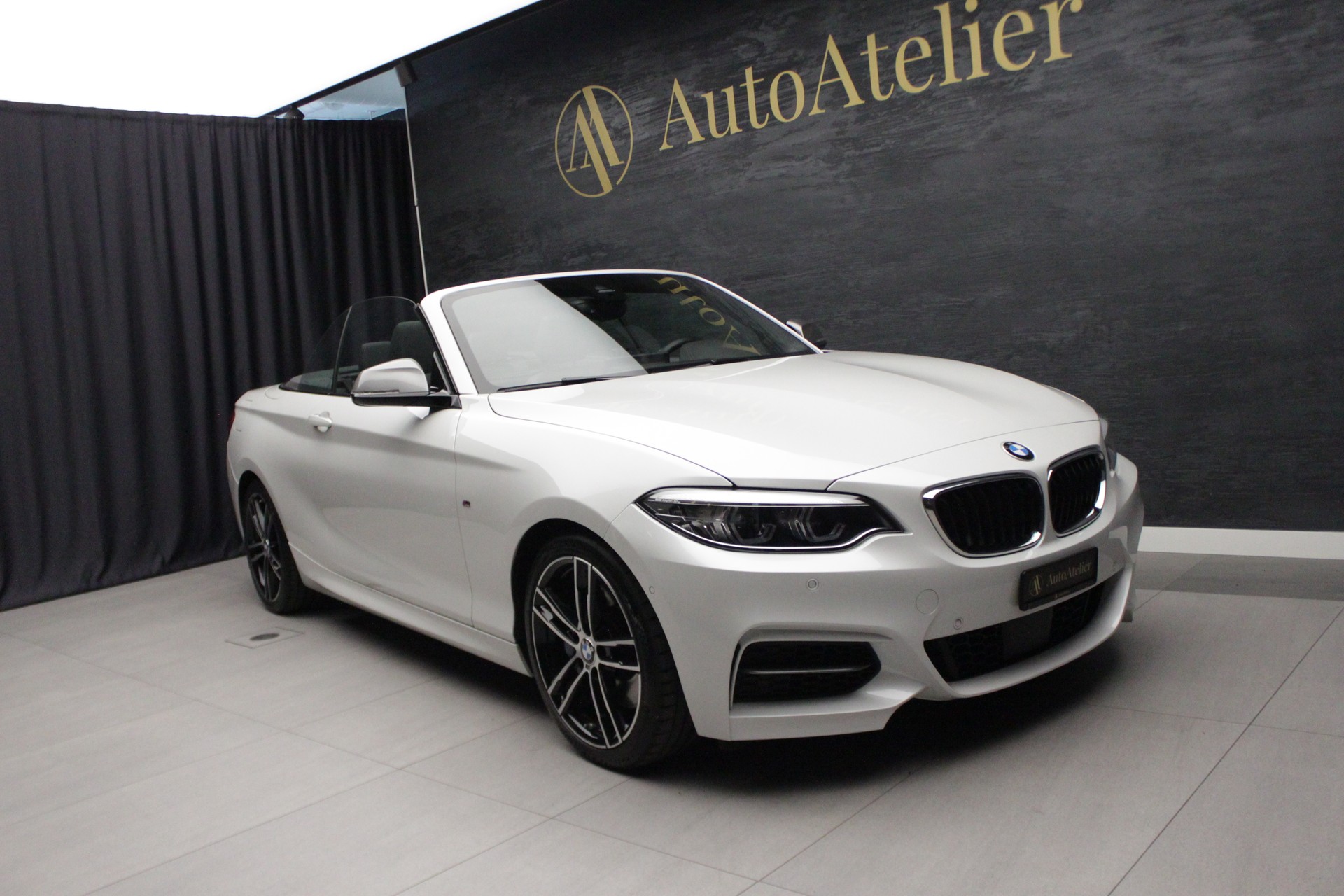 BMW M240i xDrive Steptronic-image-4