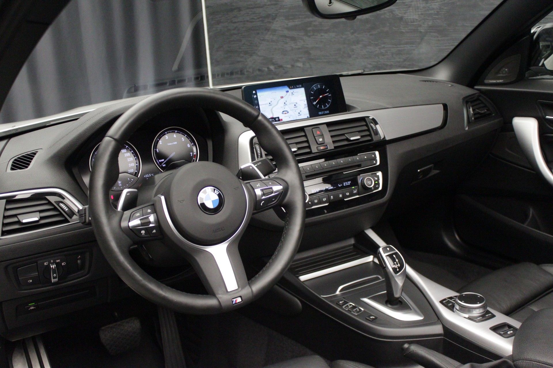 BMW M240i xDrive Steptronic-image-18