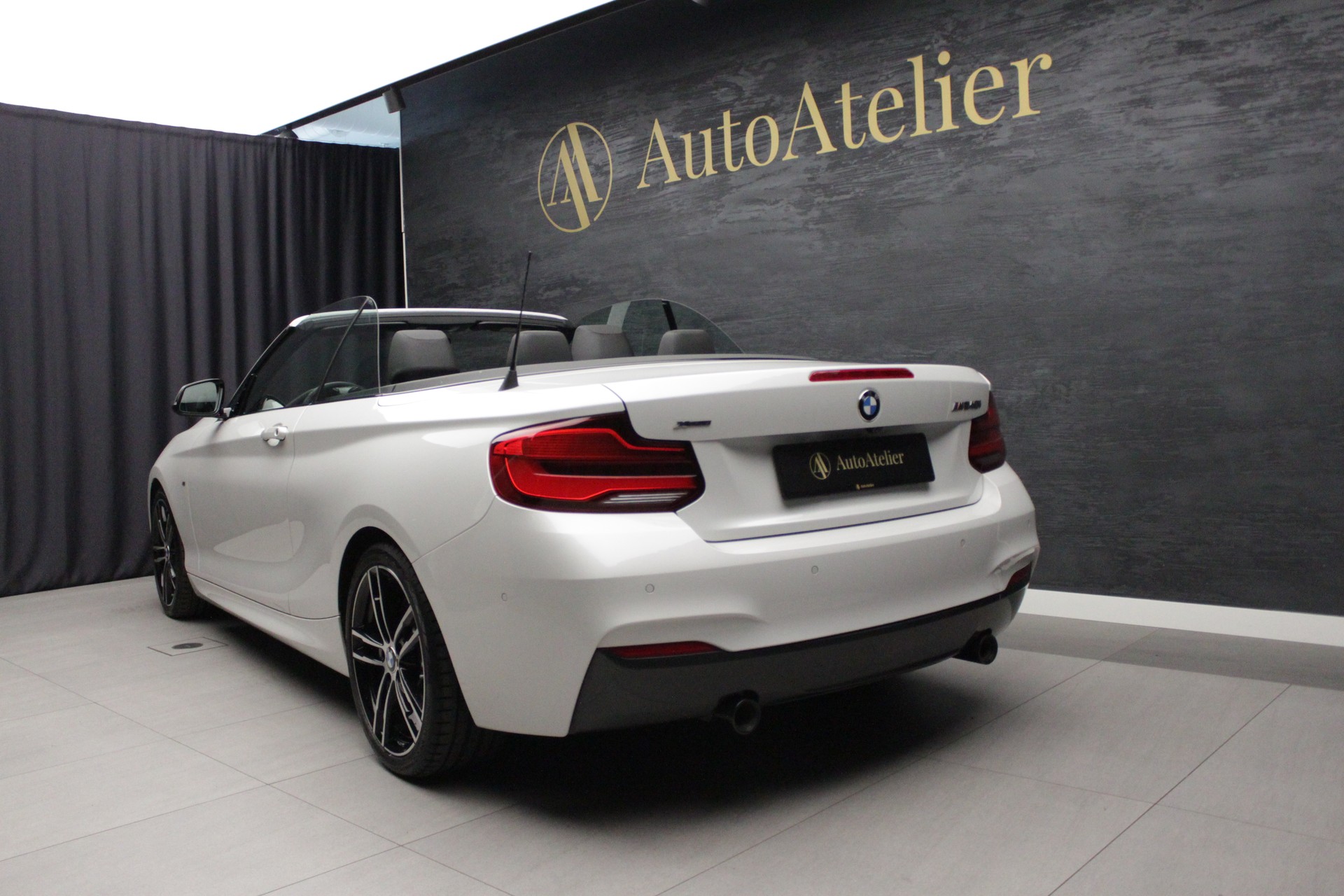 BMW M240i xDrive Steptronic-image-9