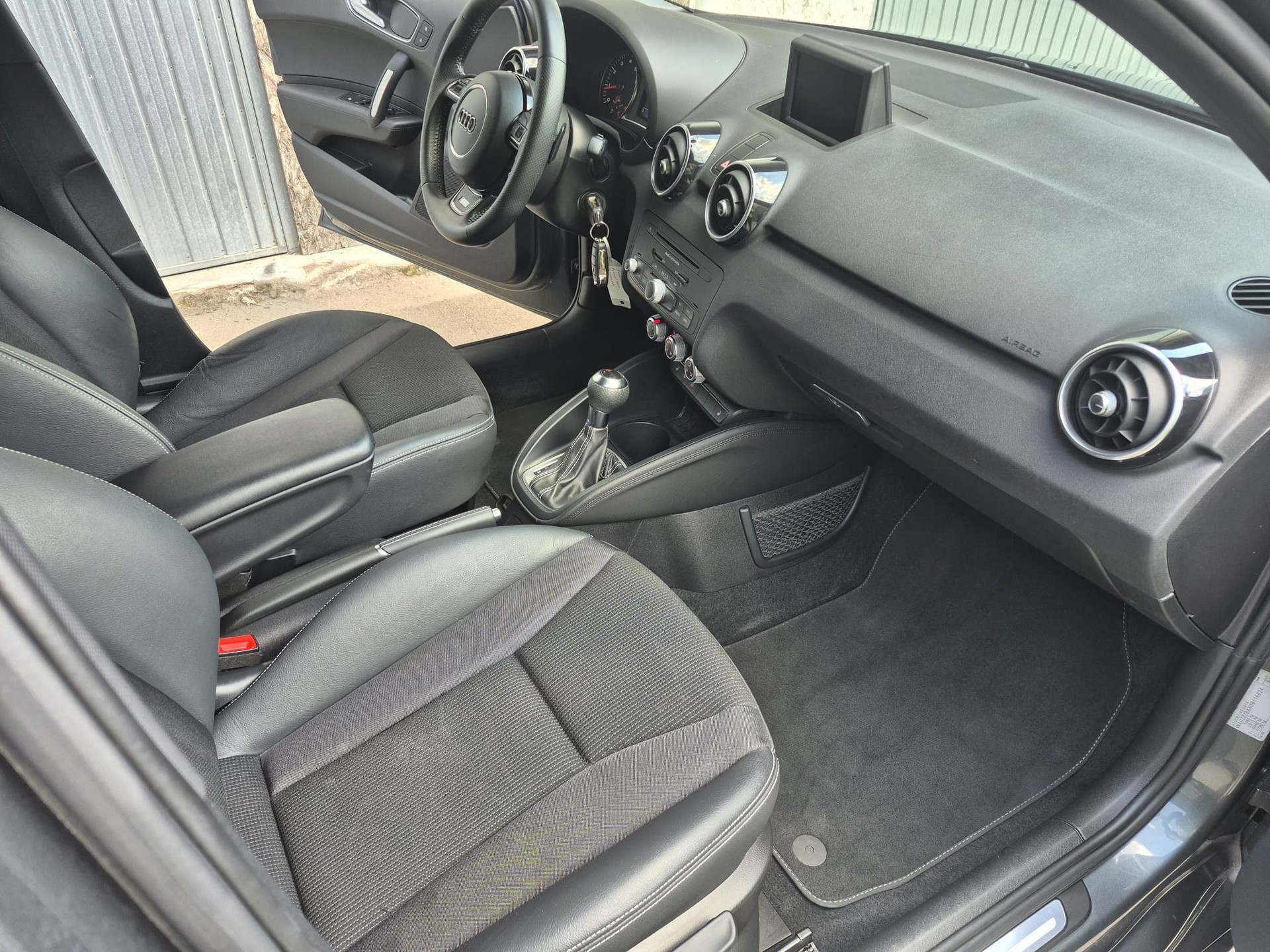 AUDI A1 Sportback Sport 1.4 TFSI Ambition S-tronic-image-7