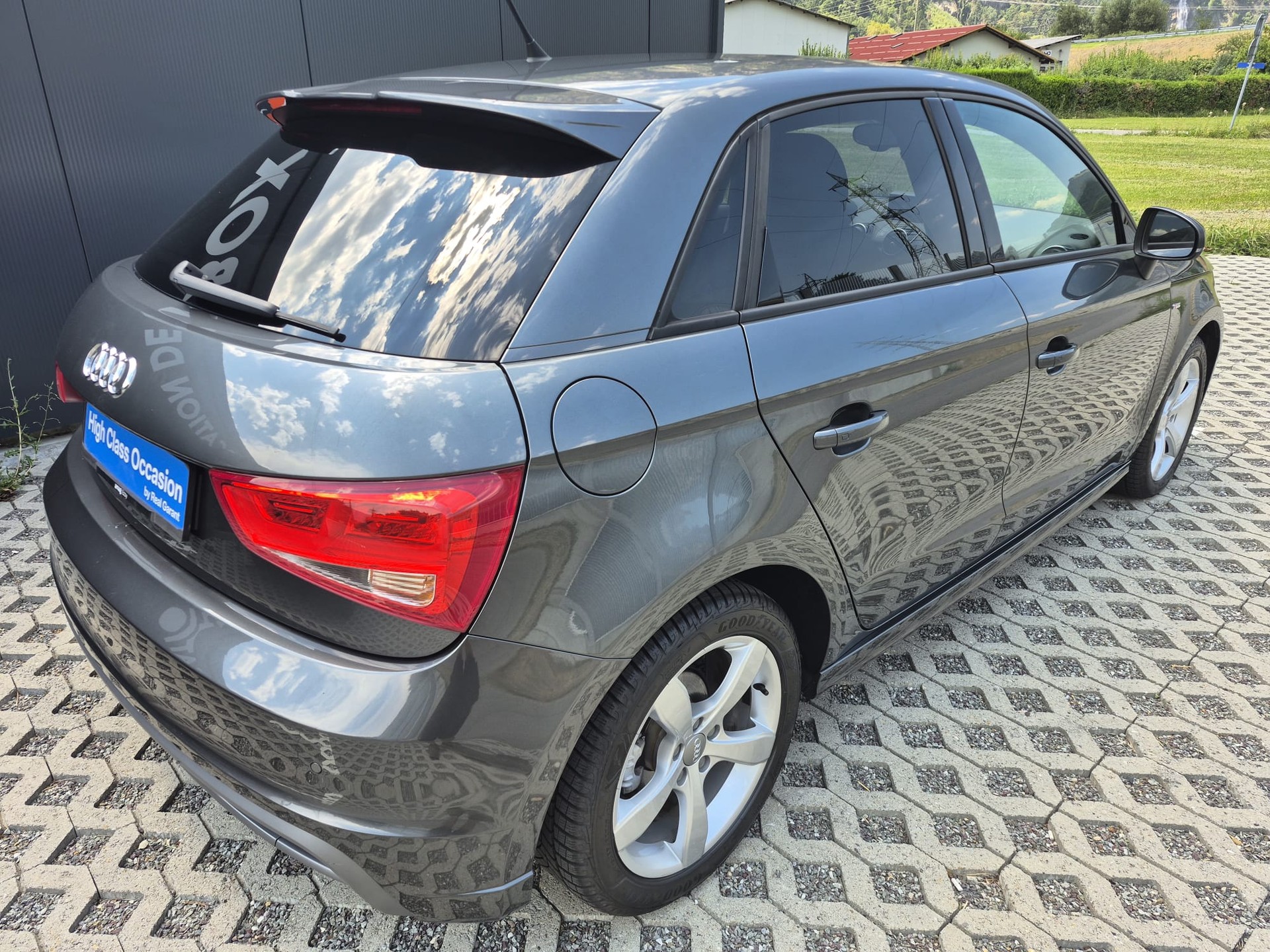 AUDI A1 Sportback Sport 1.4 TFSI Ambition S-tronic-image-4