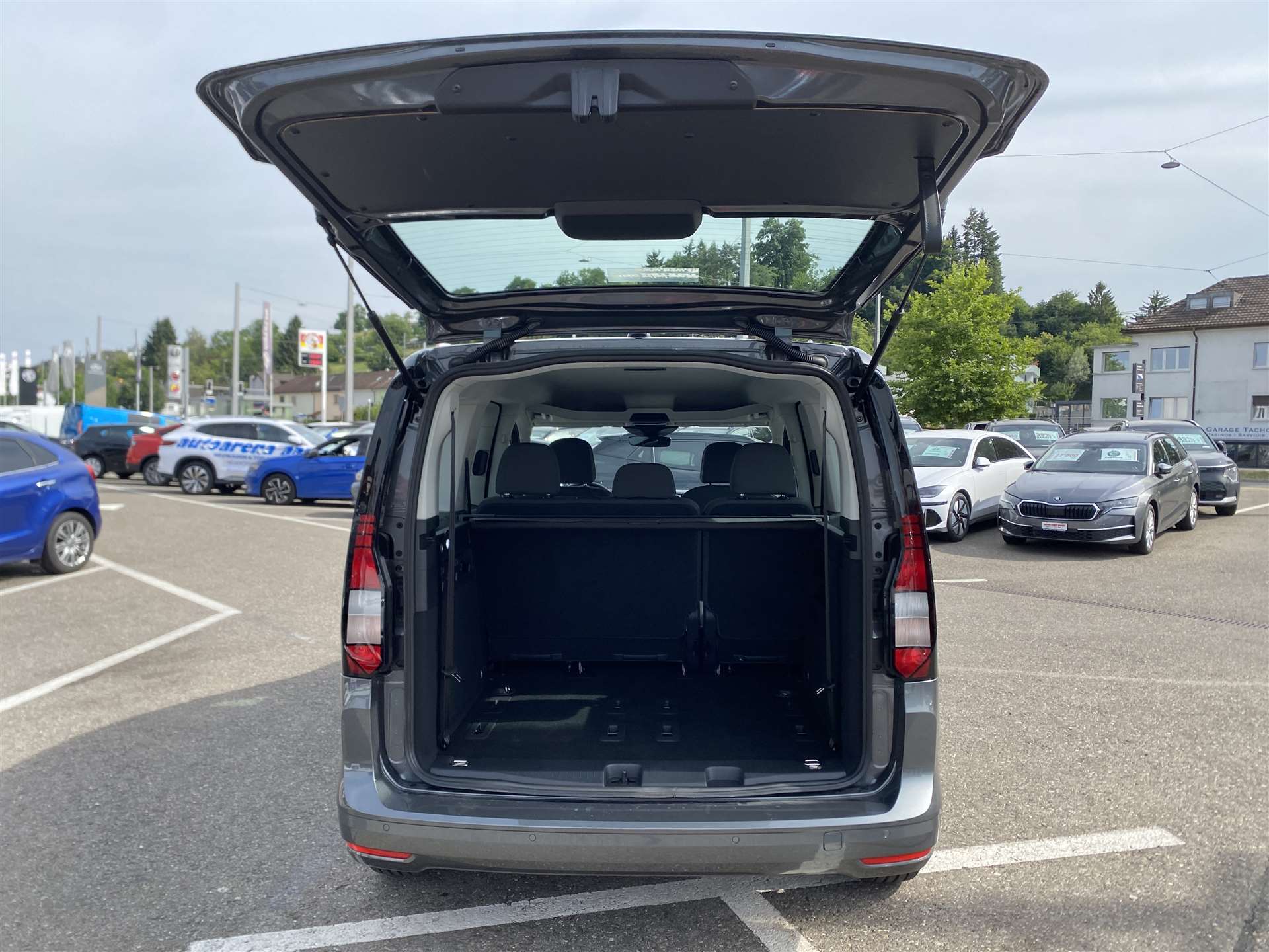 VW Caddy 2.0 TDi Origin DSG-Automat-image-13