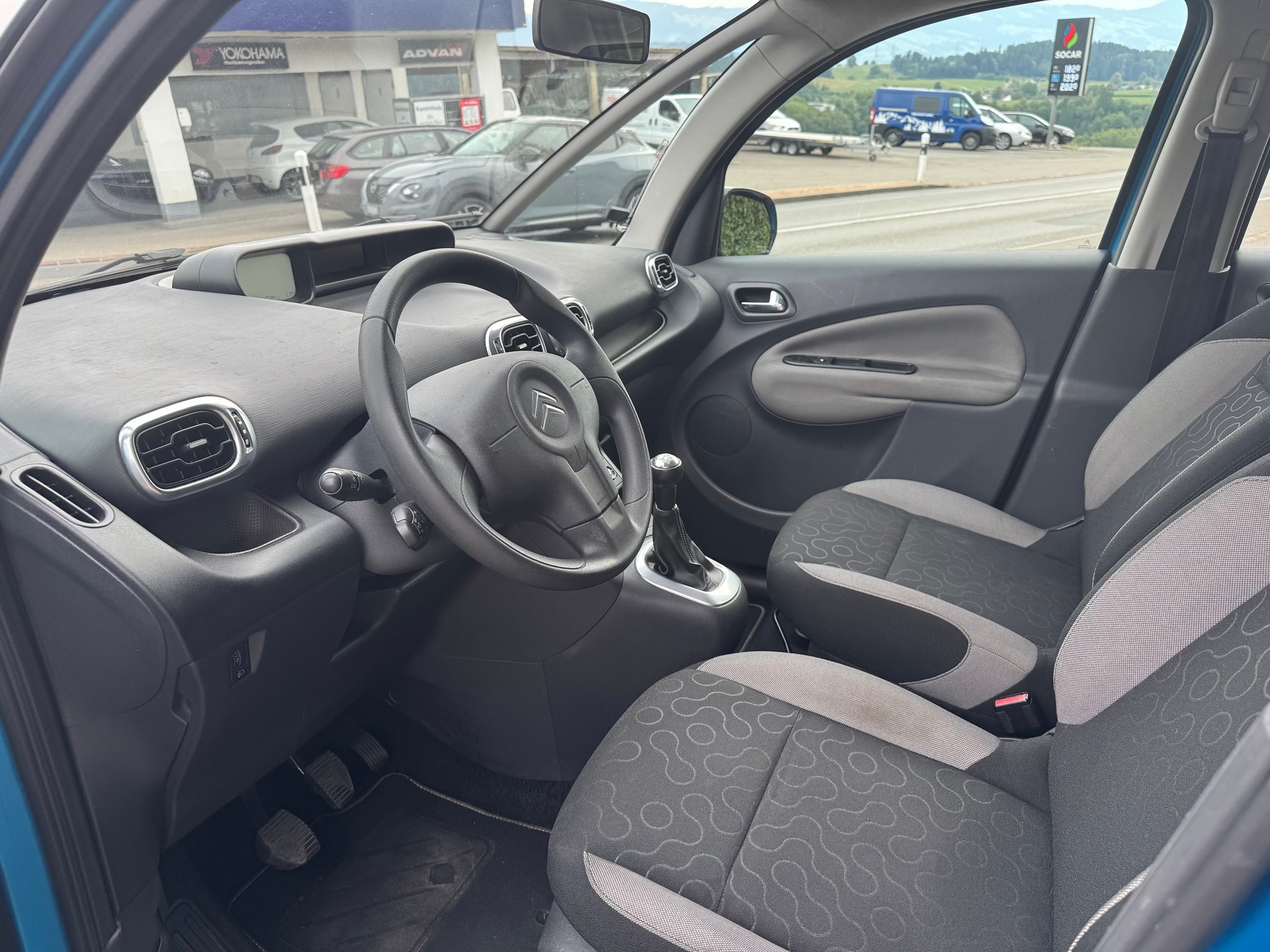 CITROEN C3 Picasso 1.6i 16V Chic (SX)-image-6