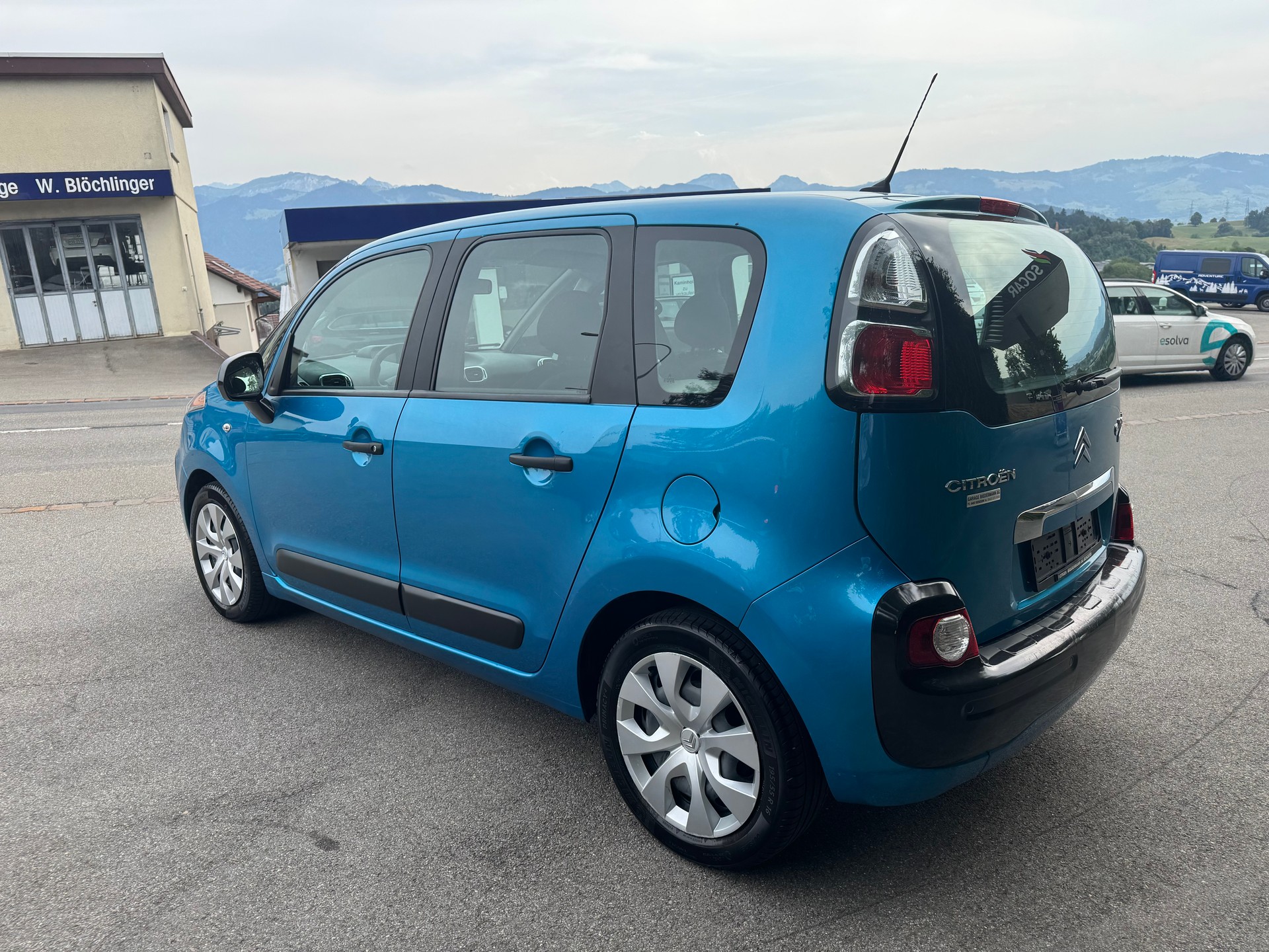 CITROEN C3 Picasso 1.6i 16V Chic (SX)-image-2