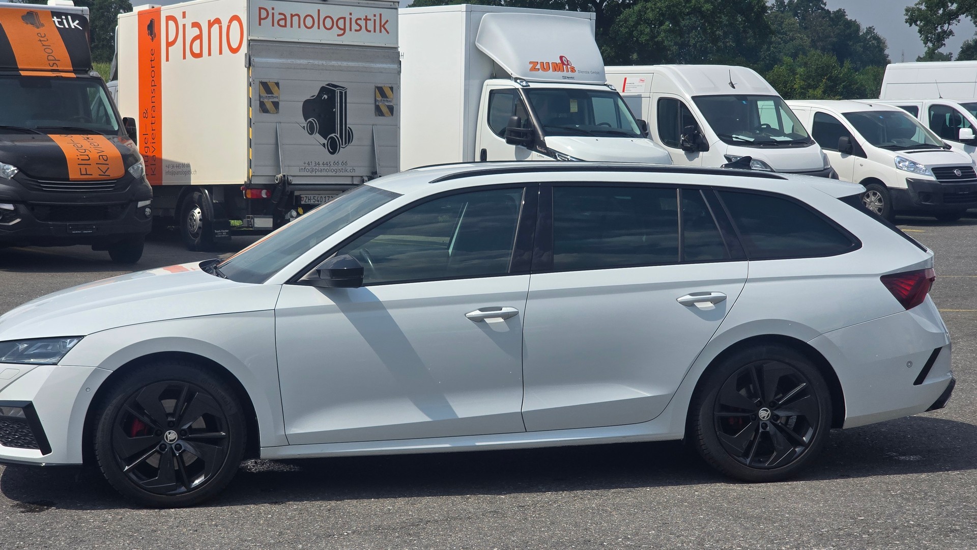 SKODA Octavia Combi 2.0 TDI DSG RS 4x4-showroom-element-3