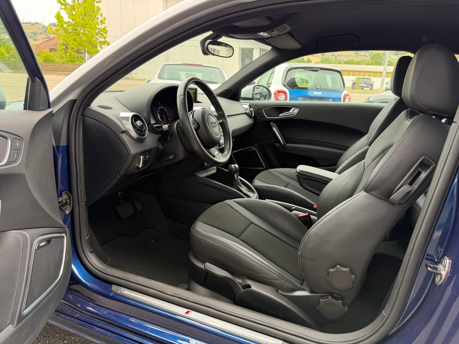 AUDI A1 Sport 1.4 TFSI Ambition S-Tronic-image-10