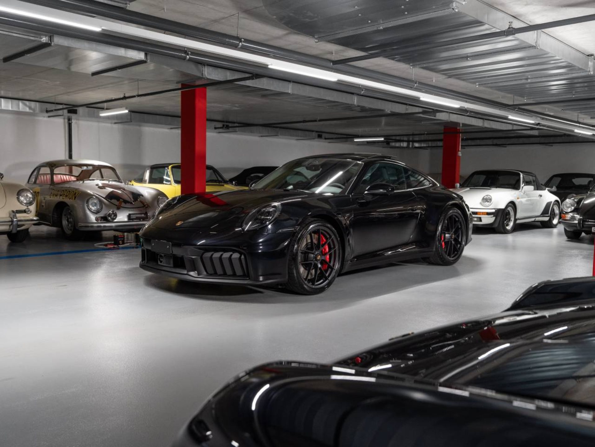 PORSCHE 911 Carrera GTS