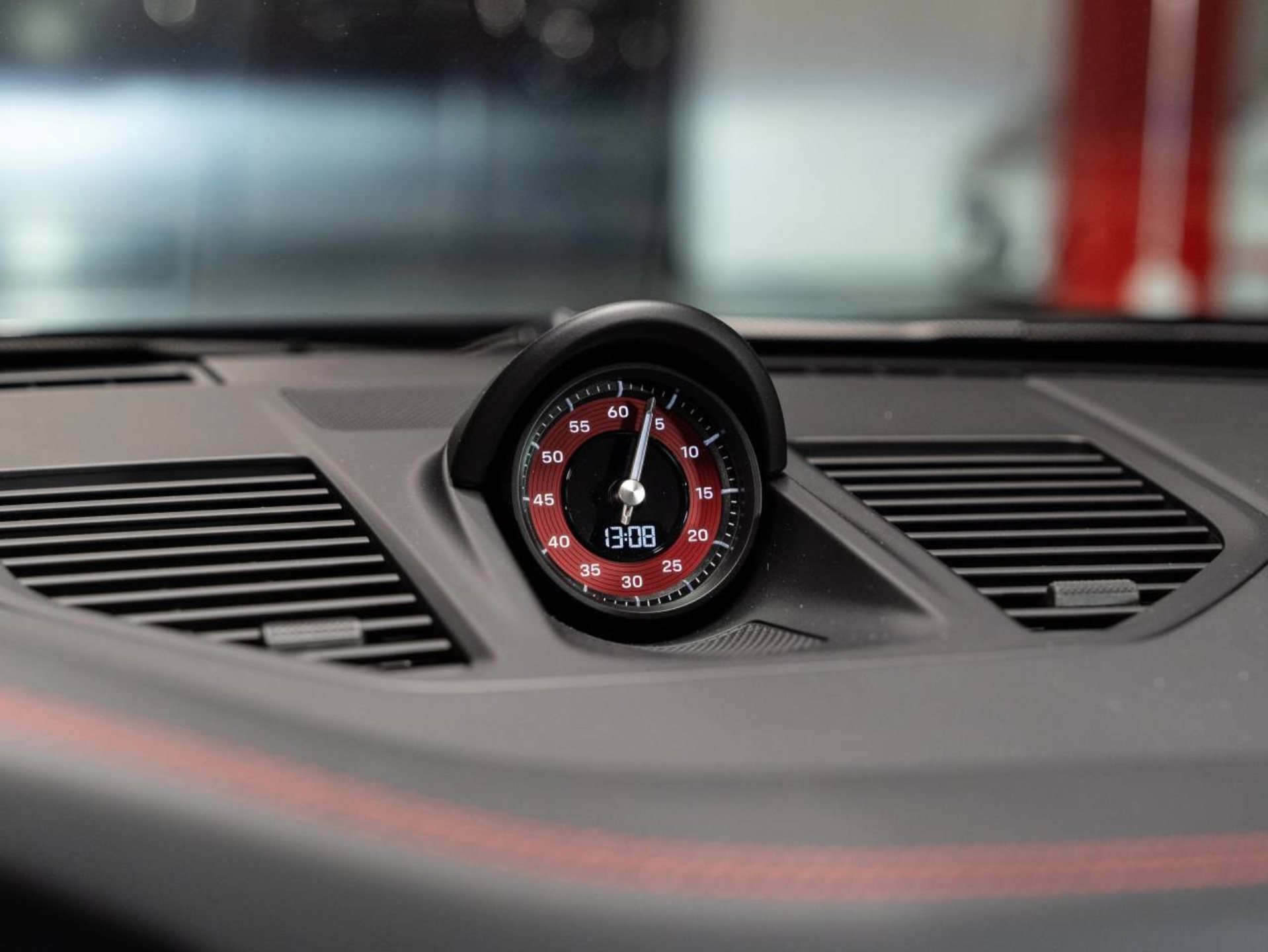 PORSCHE 911 Carrera GTS-image-10