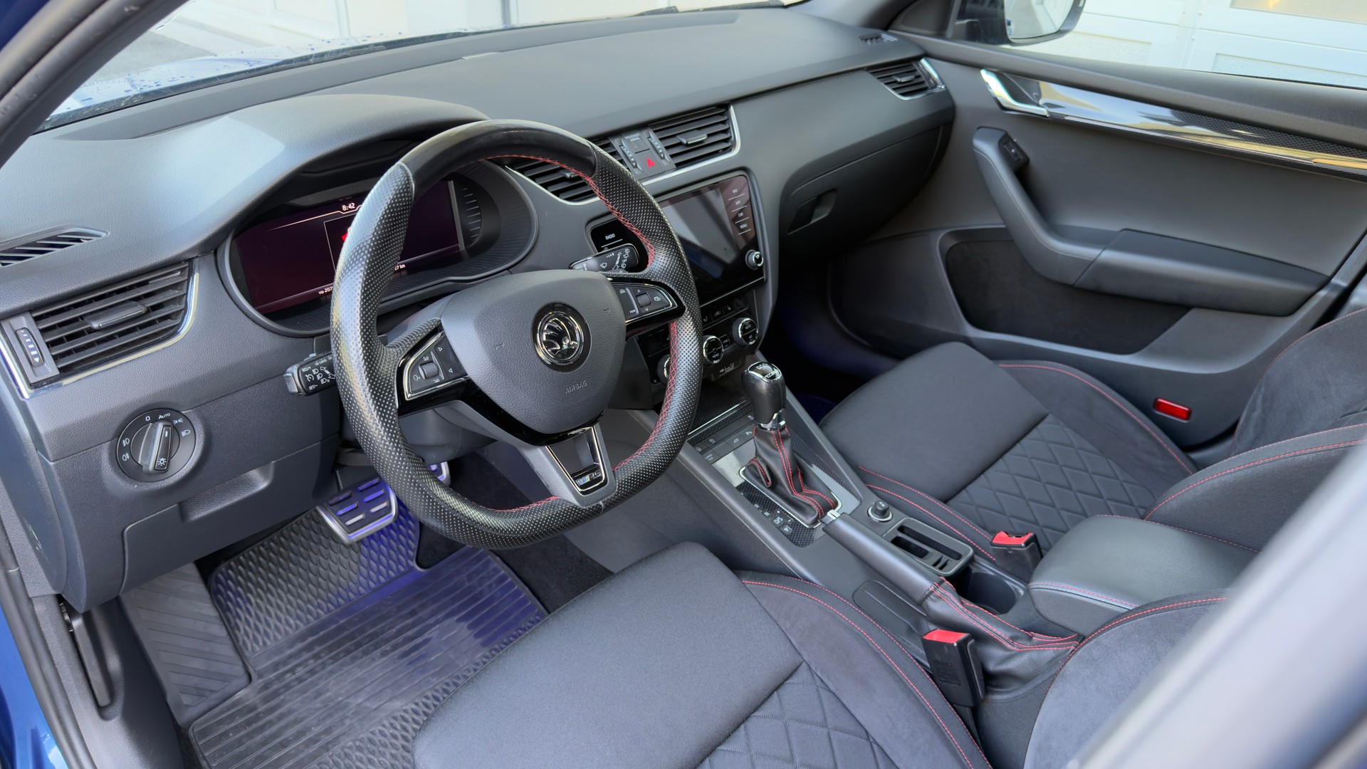 SKODA Octavia CO 2.0 TSI 245 RS DSG-image-10