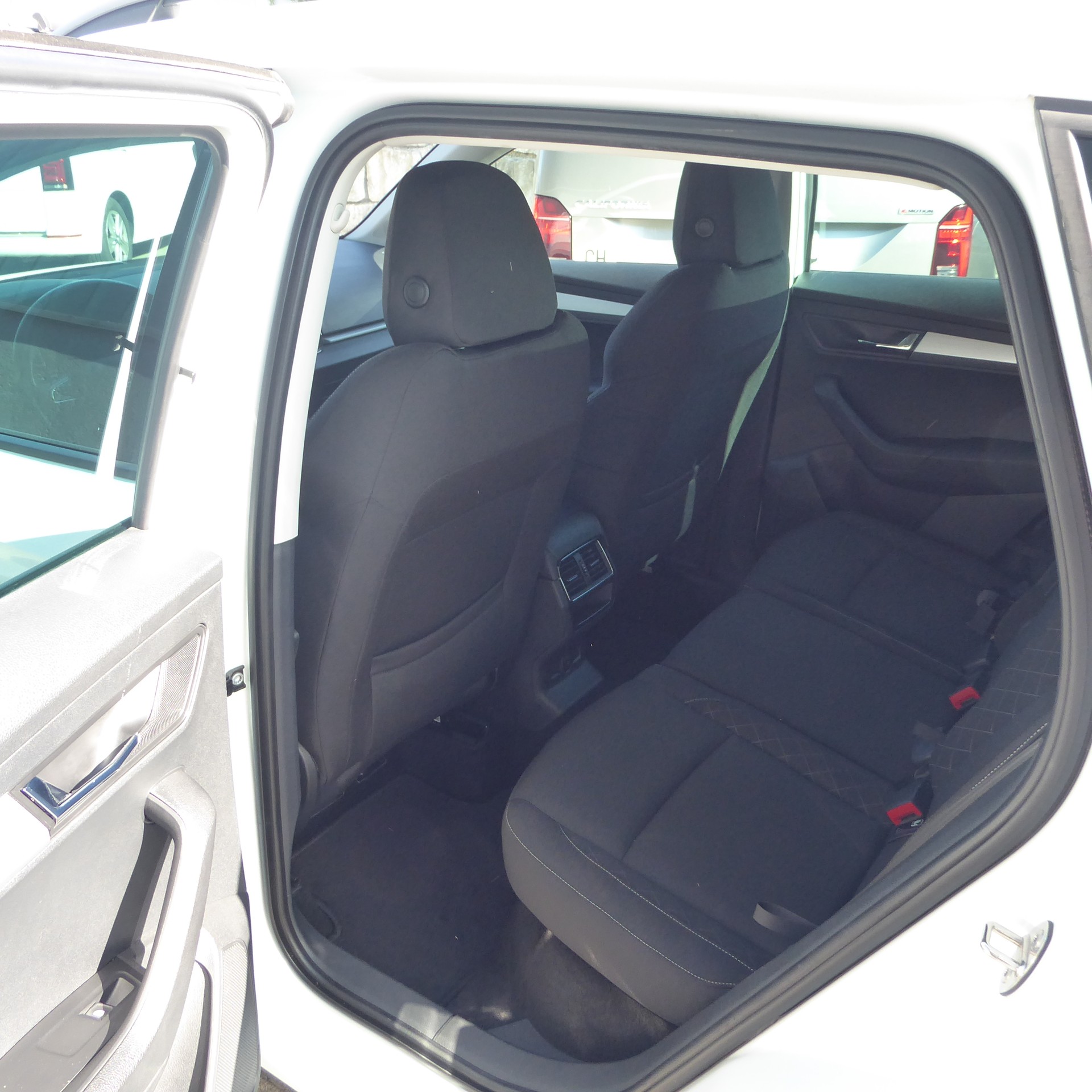 SKODA Karoq 2.0 TDI CR Style 4x4-image-5