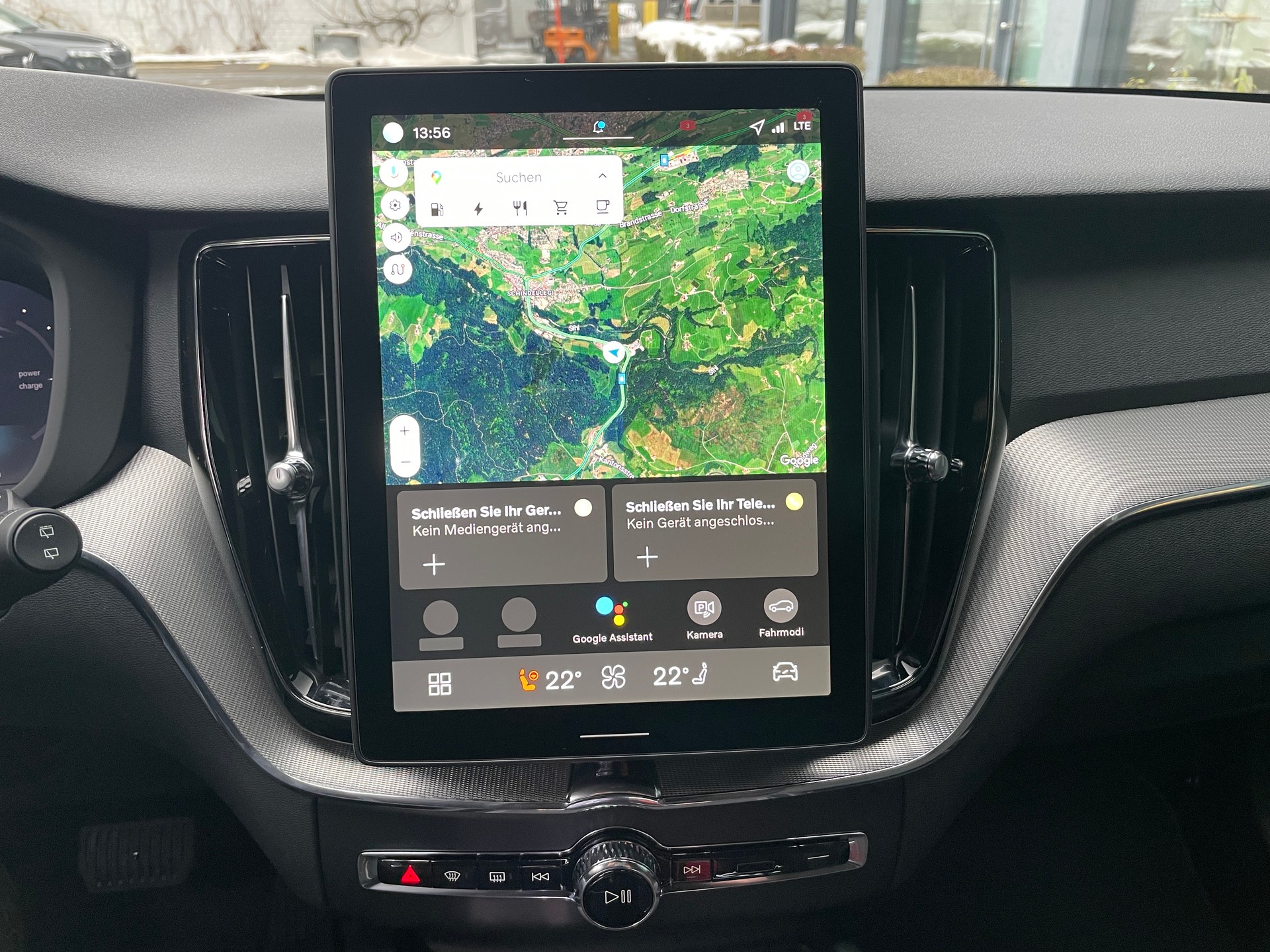 VOLVO XC60 T6 eAWD PluginHybrid Plus Black Edition Geartronic-image-18