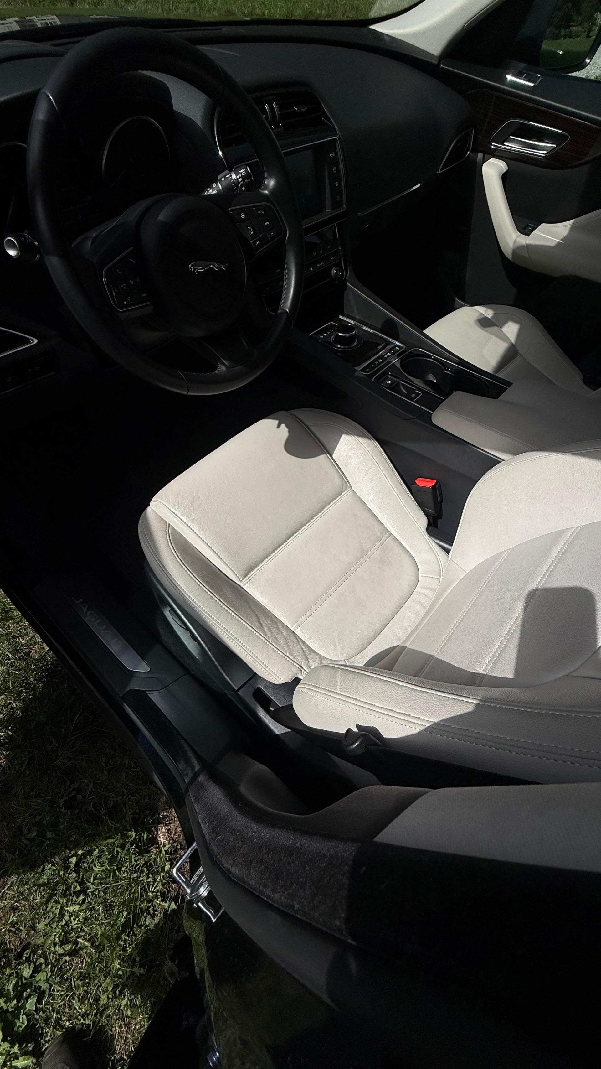 JAGUAR F-Pace 3.0 V6 Prestige AWD Automatik-image-8
