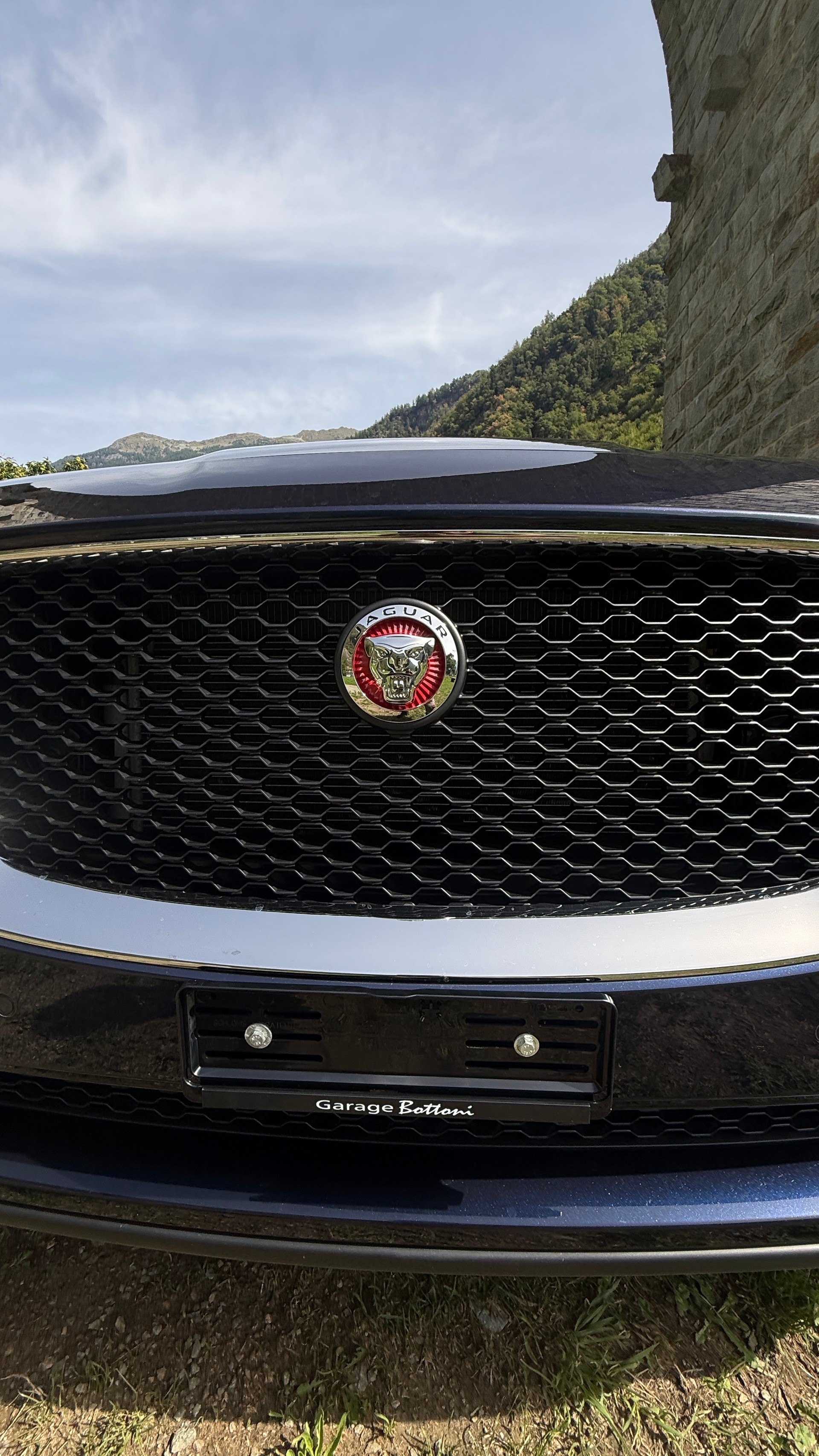 JAGUAR F-Pace 3.0 V6 Prestige AWD Automatik-image-5