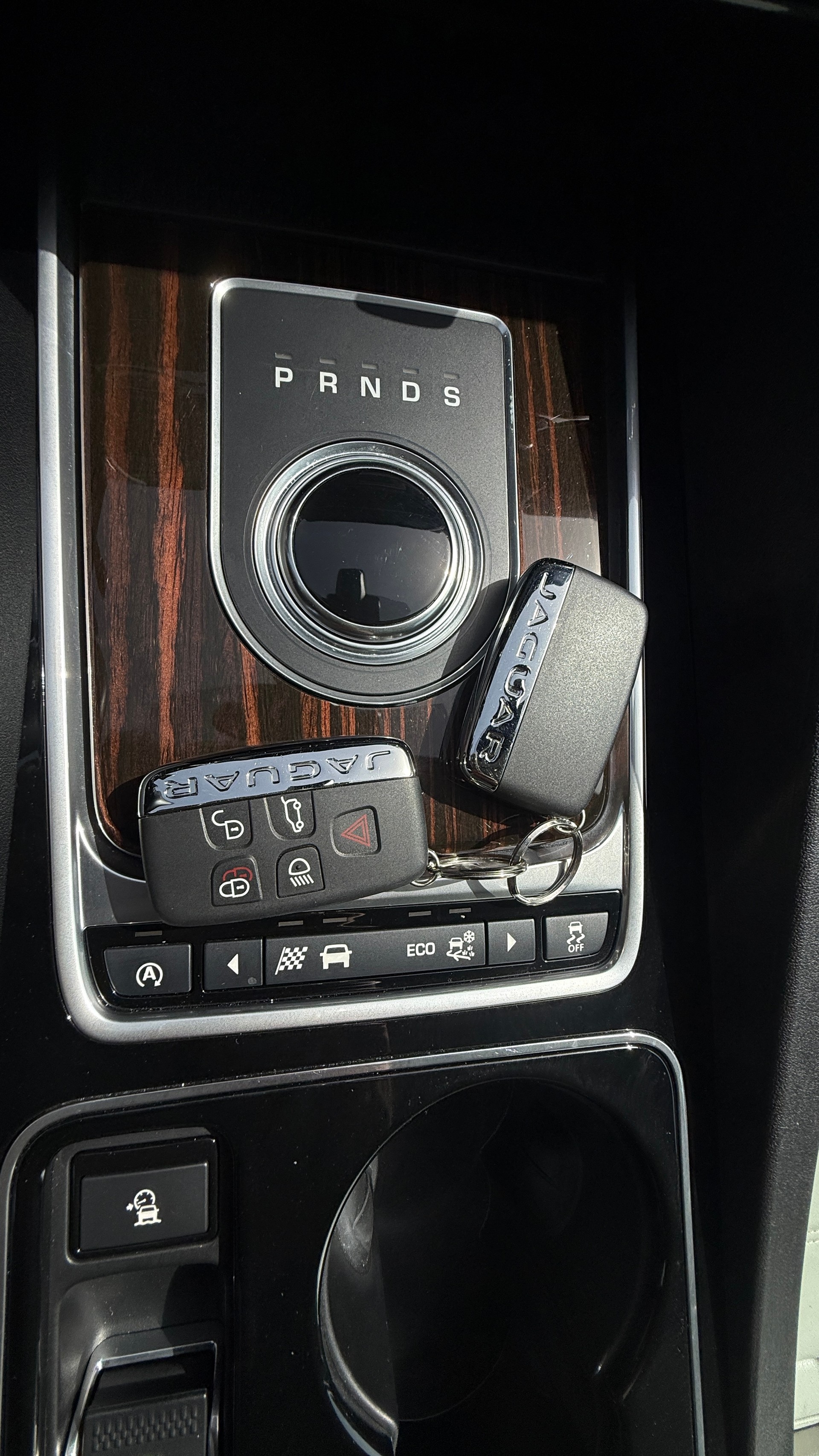 JAGUAR F-Pace 3.0 V6 Prestige AWD Automatik-image-10