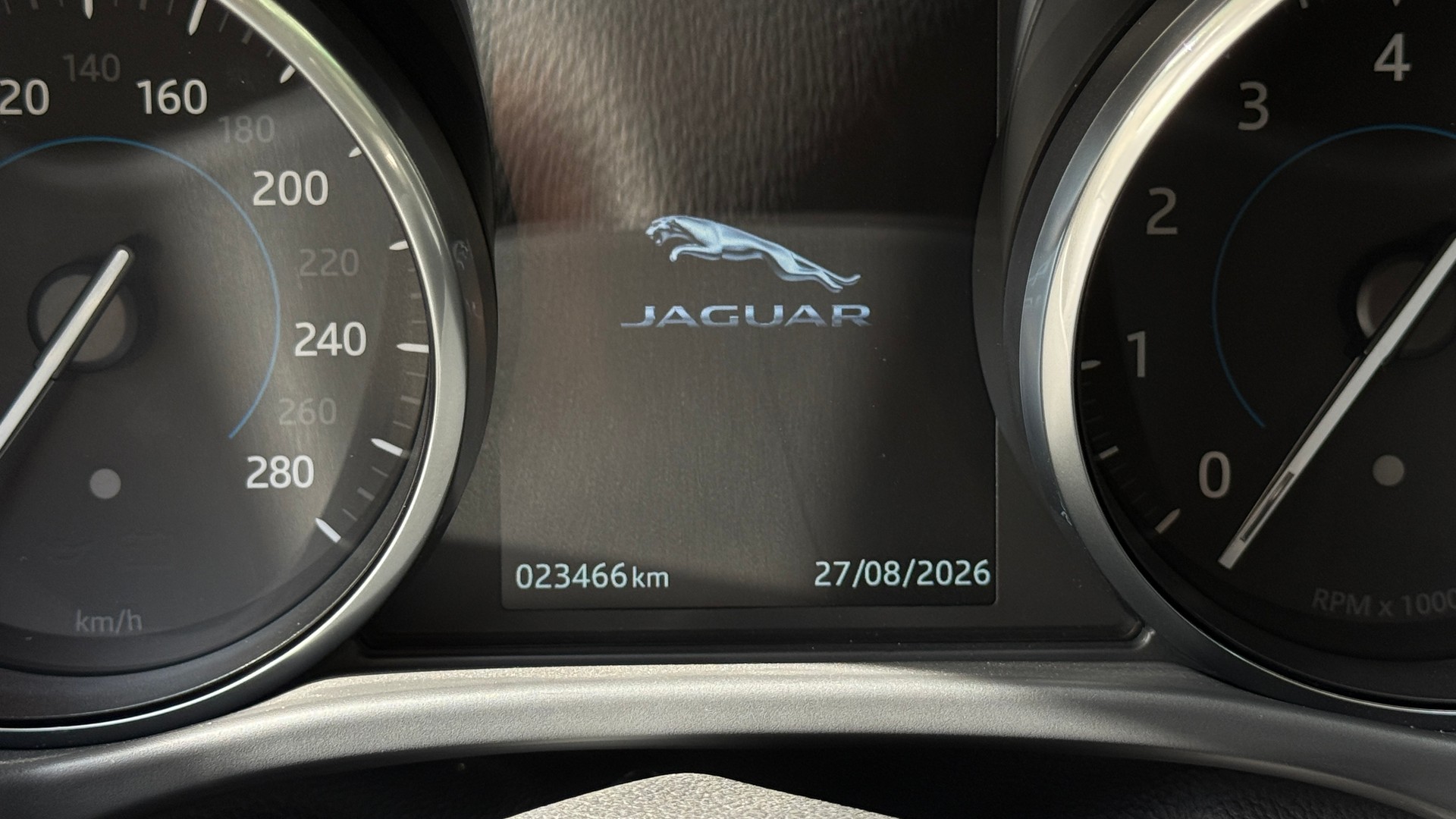 JAGUAR F-Pace 3.0 V6 Prestige AWD Automatik-image-14