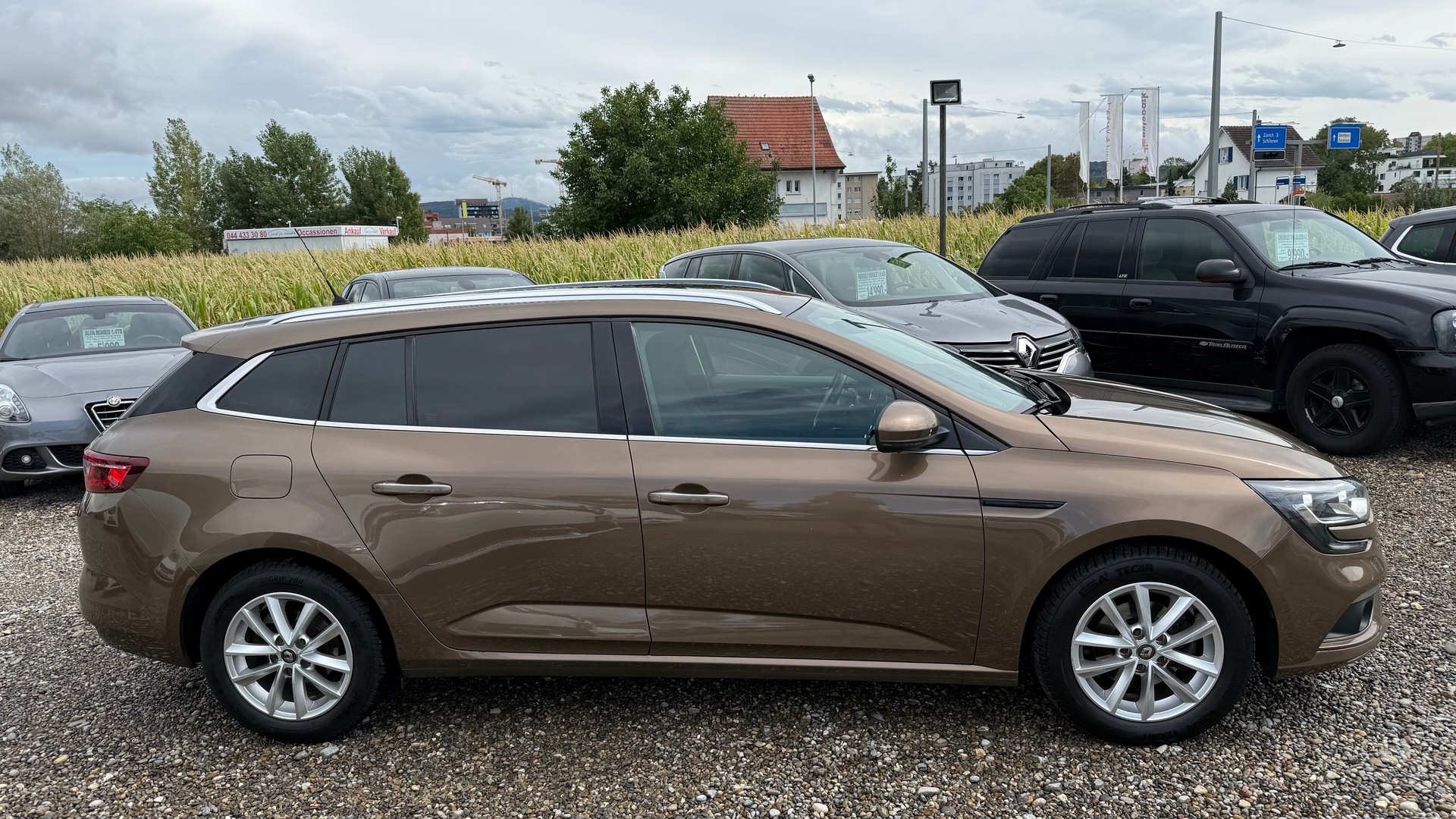 RENAULT Mégane Grandtour 1.2 16V Turbo Zen EDC-image-9