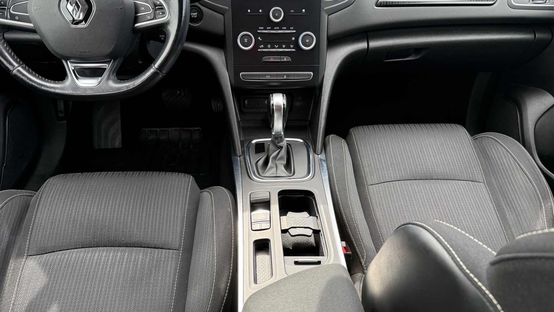 RENAULT Mégane Grandtour 1.2 16V Turbo Zen EDC-showroom-element-3