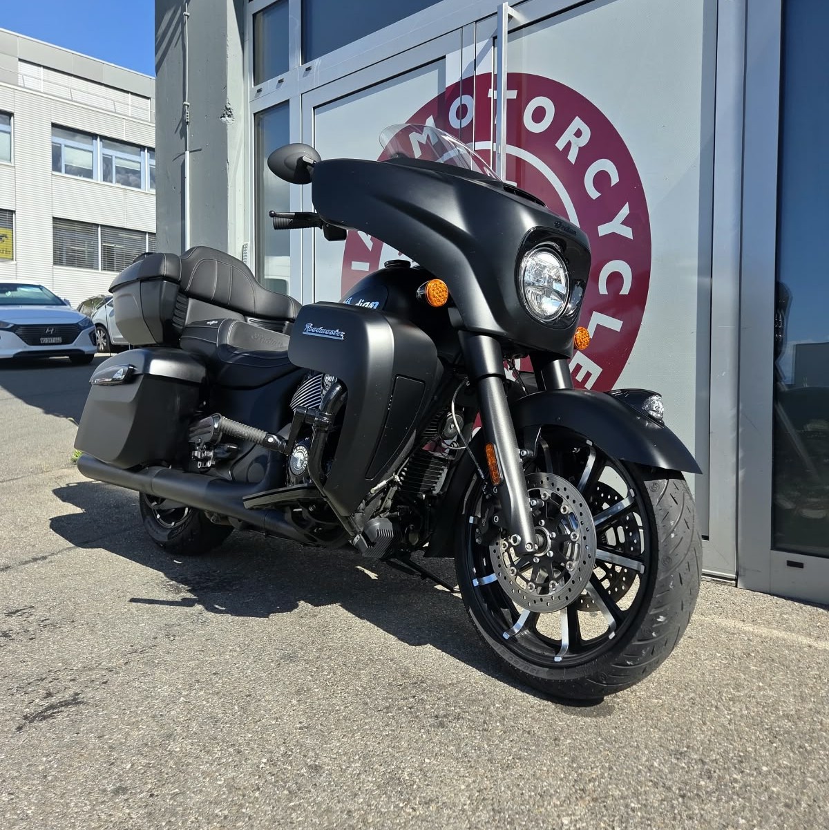 INDIAN Roadmaster Dark Horse-image-1