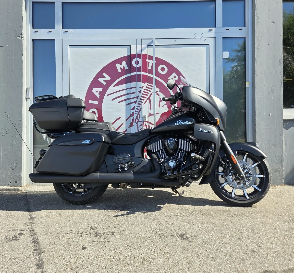 INDIAN Roadmaster Dark Horse-image-0
