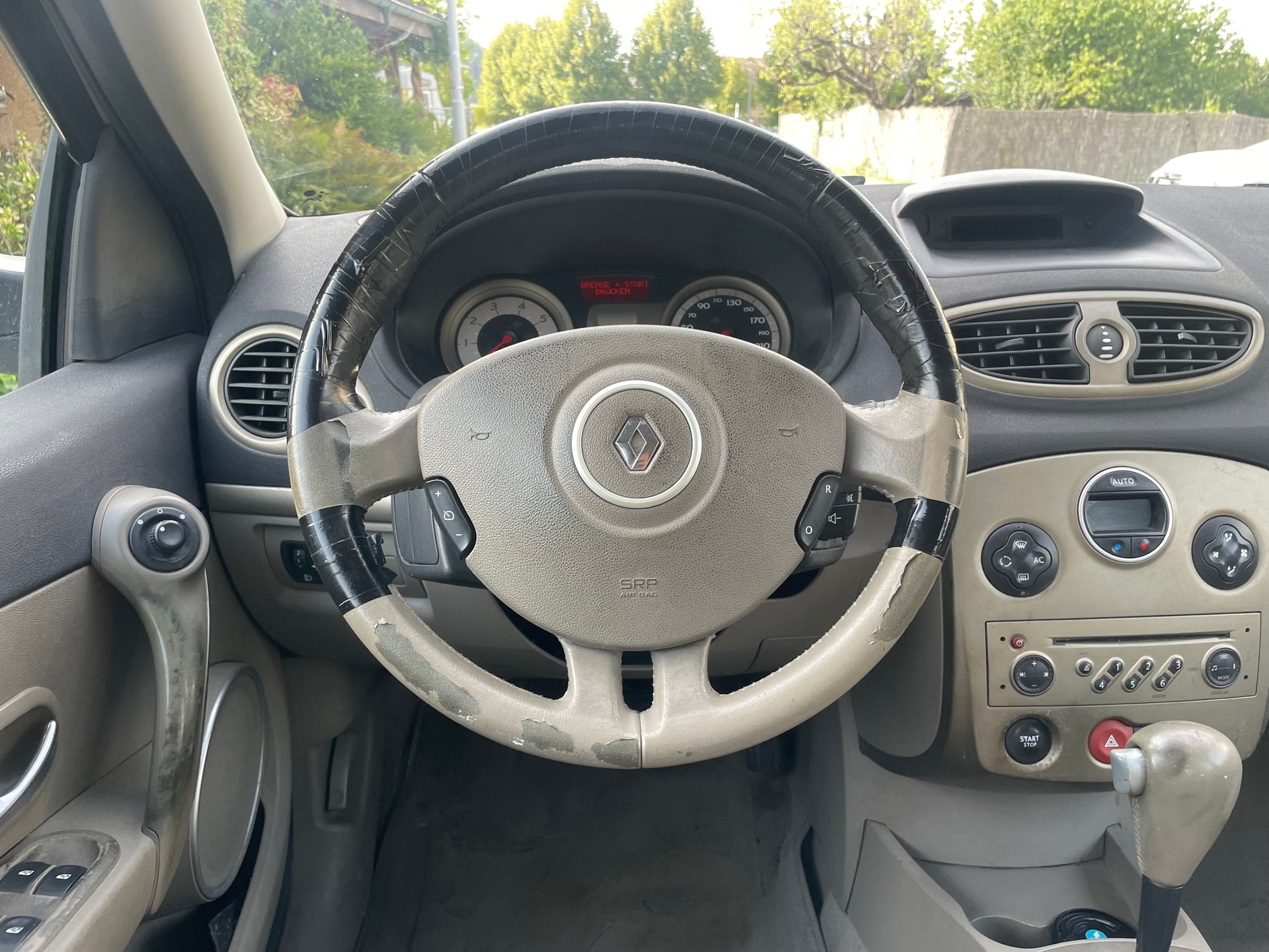RENAULT Clio 1.6 16V Dynamique-image-9