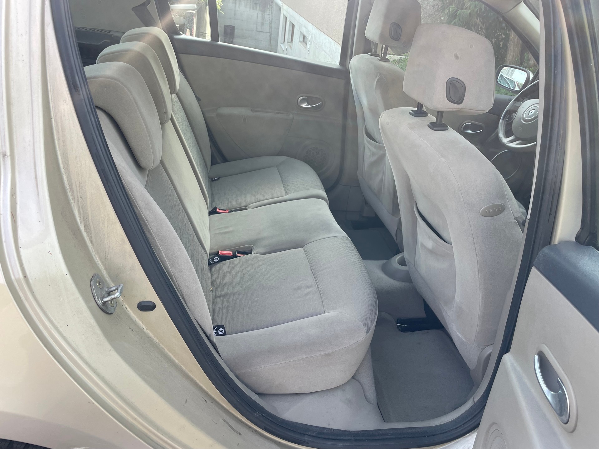RENAULT Clio 1.6 16V Dynamique-image-12