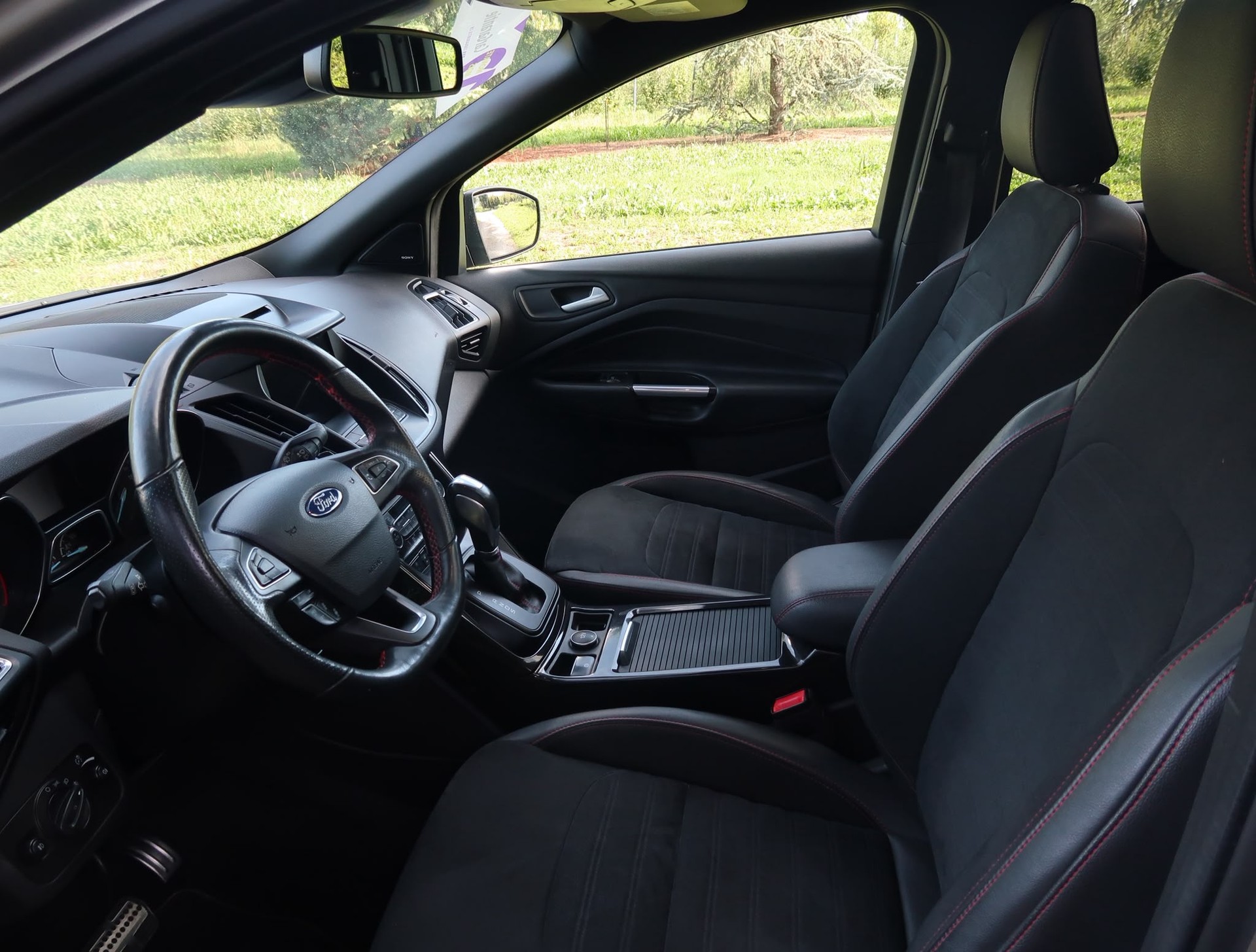 FORD Kuga 2.0 TDCi ST Line FPS 4WD PowerShift-image-13